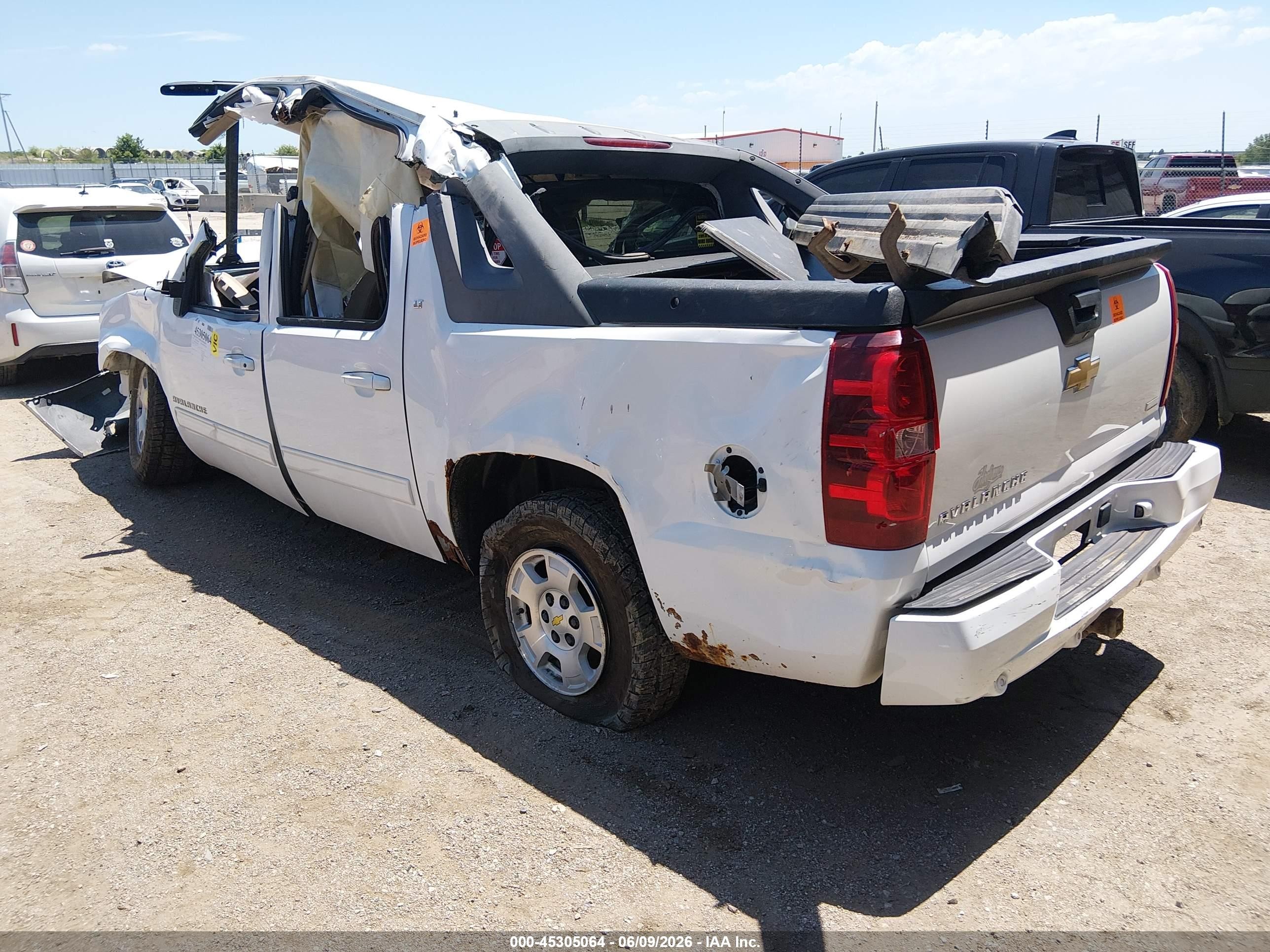 2011 Chevrolet Avalanche 1500 Lt1 White vin: 3GNTKFE30BG368083