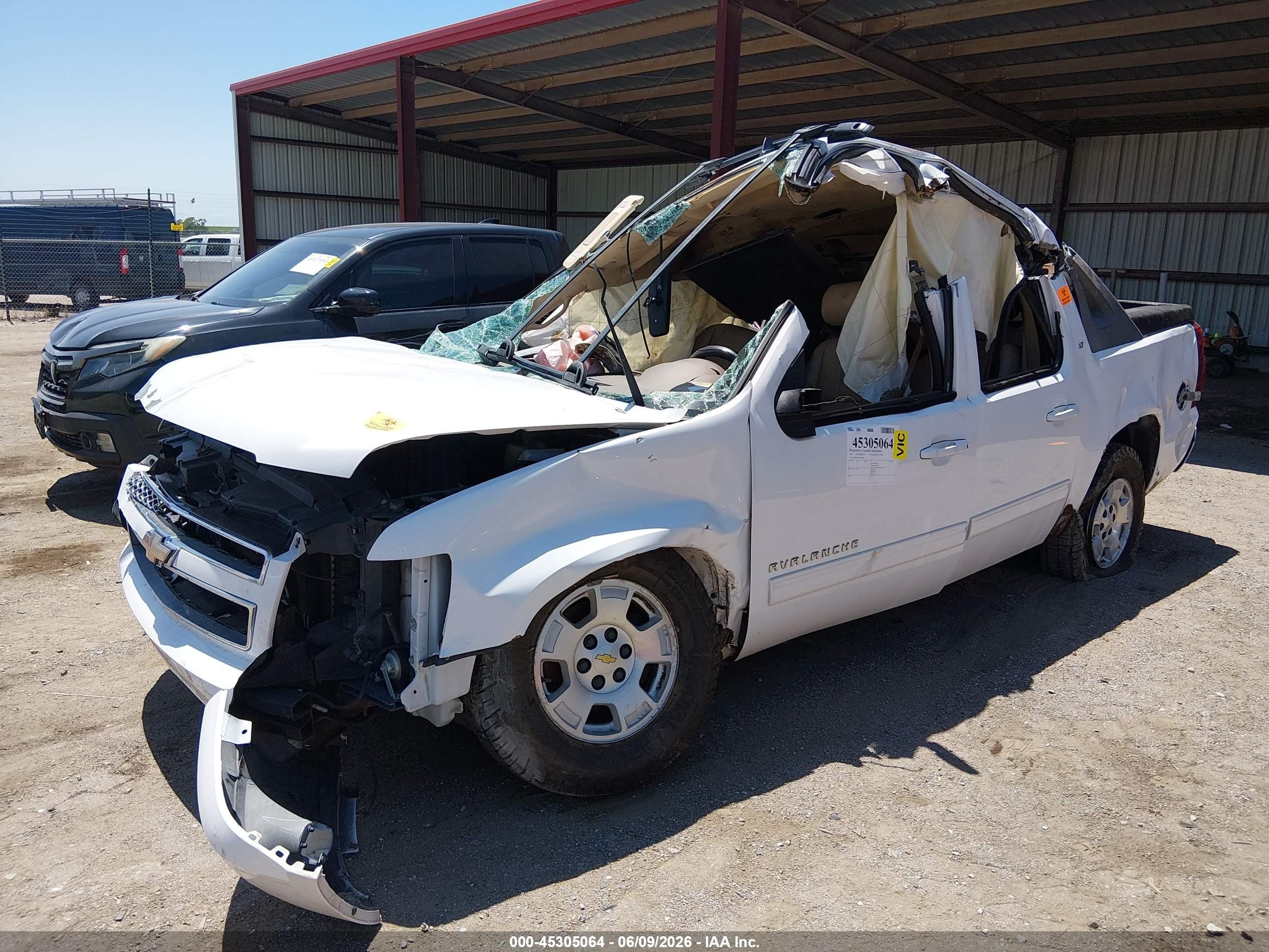 2011 Chevrolet Avalanche 1500 Lt1 White vin: 3GNTKFE30BG368083