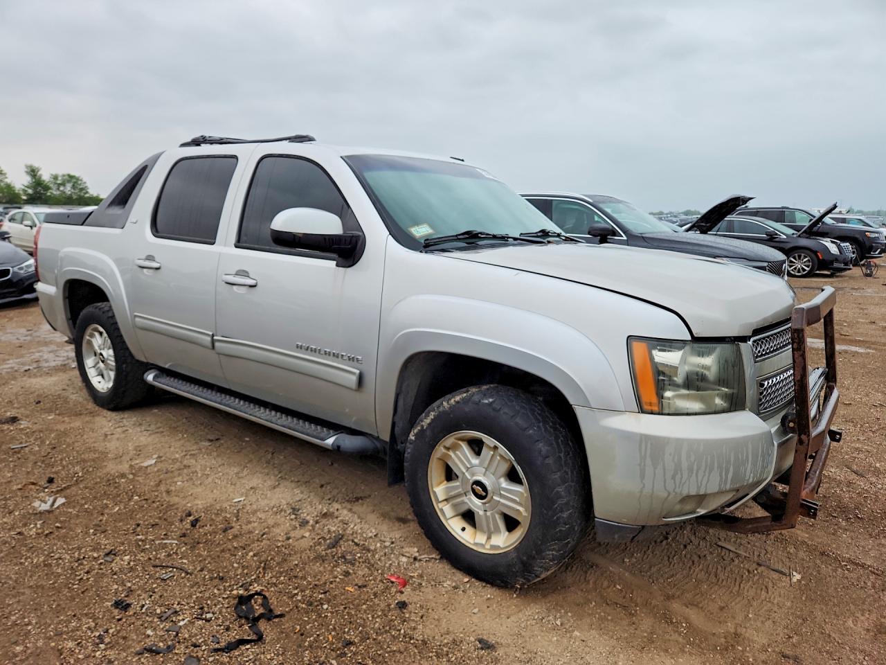 2011 Chevrolet Avalanche Lt Silver vin: 3GNTKFE33BG292262