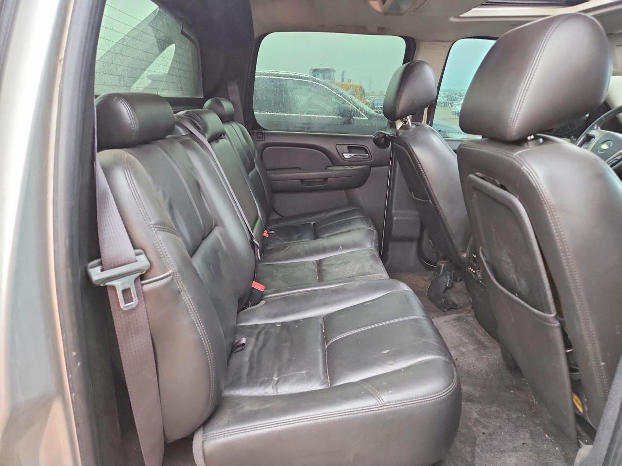 2011 Chevrolet Avalanche Lt Silver vin: 3GNTKFE33BG292262