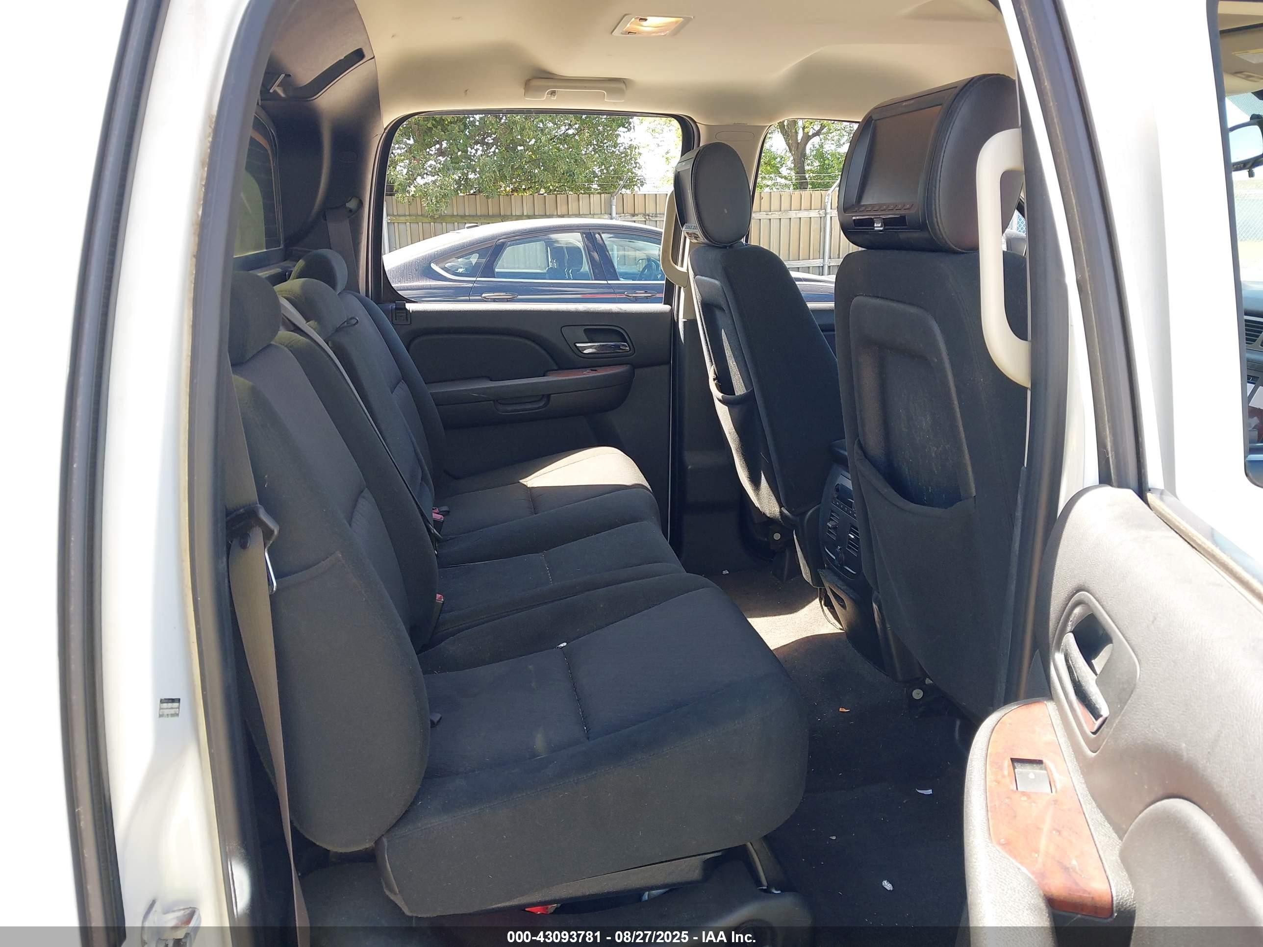 2011 Chevrolet Avalanche 1500 Lt1 White vin: 3GNTKFE34BG344756