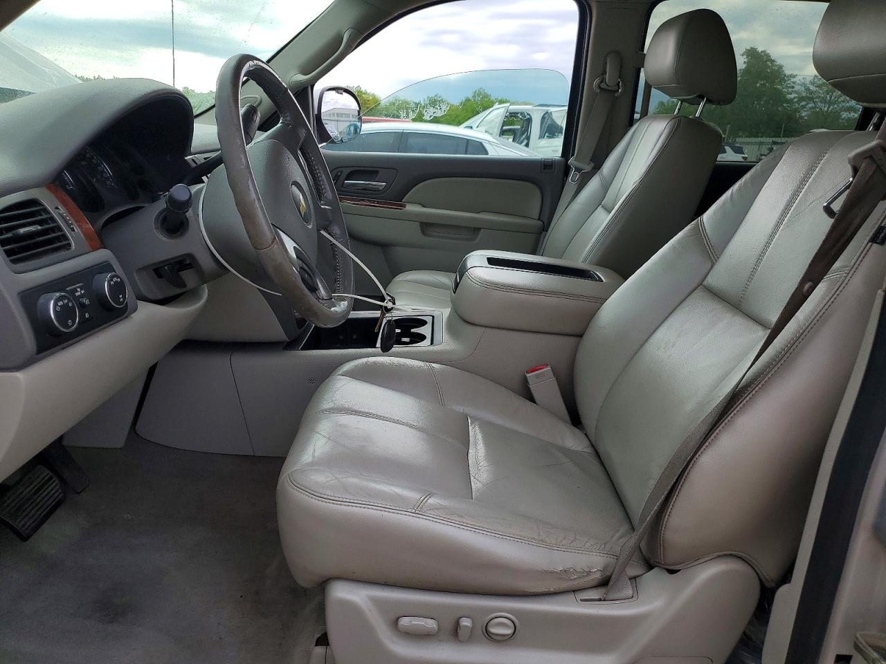 2011 Chevrolet Avalanche Lt Silver vin: 3GNTKFE34BG374596