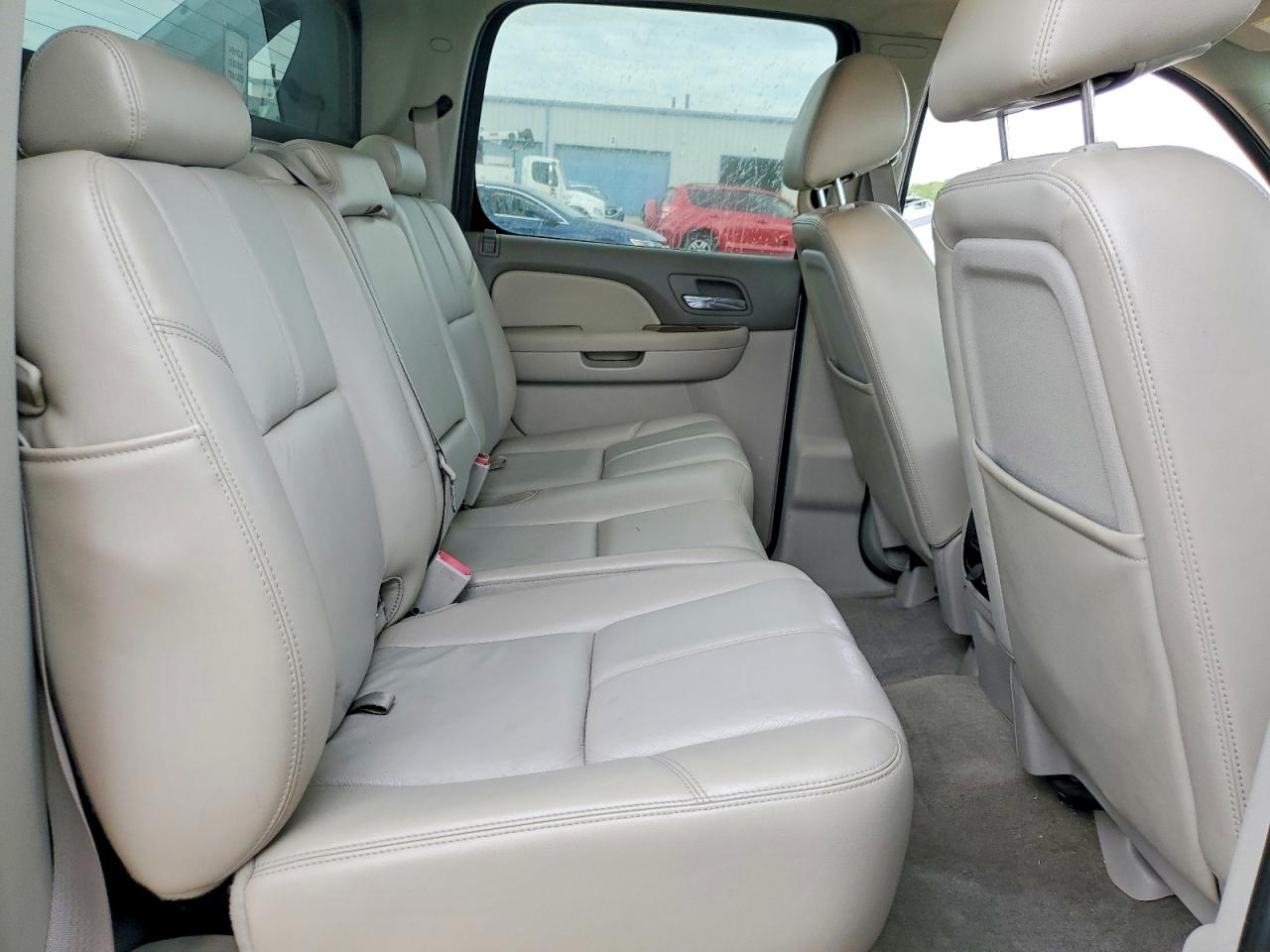 2011 Chevrolet Avalanche Lt Silver vin: 3GNTKFE34BG374596