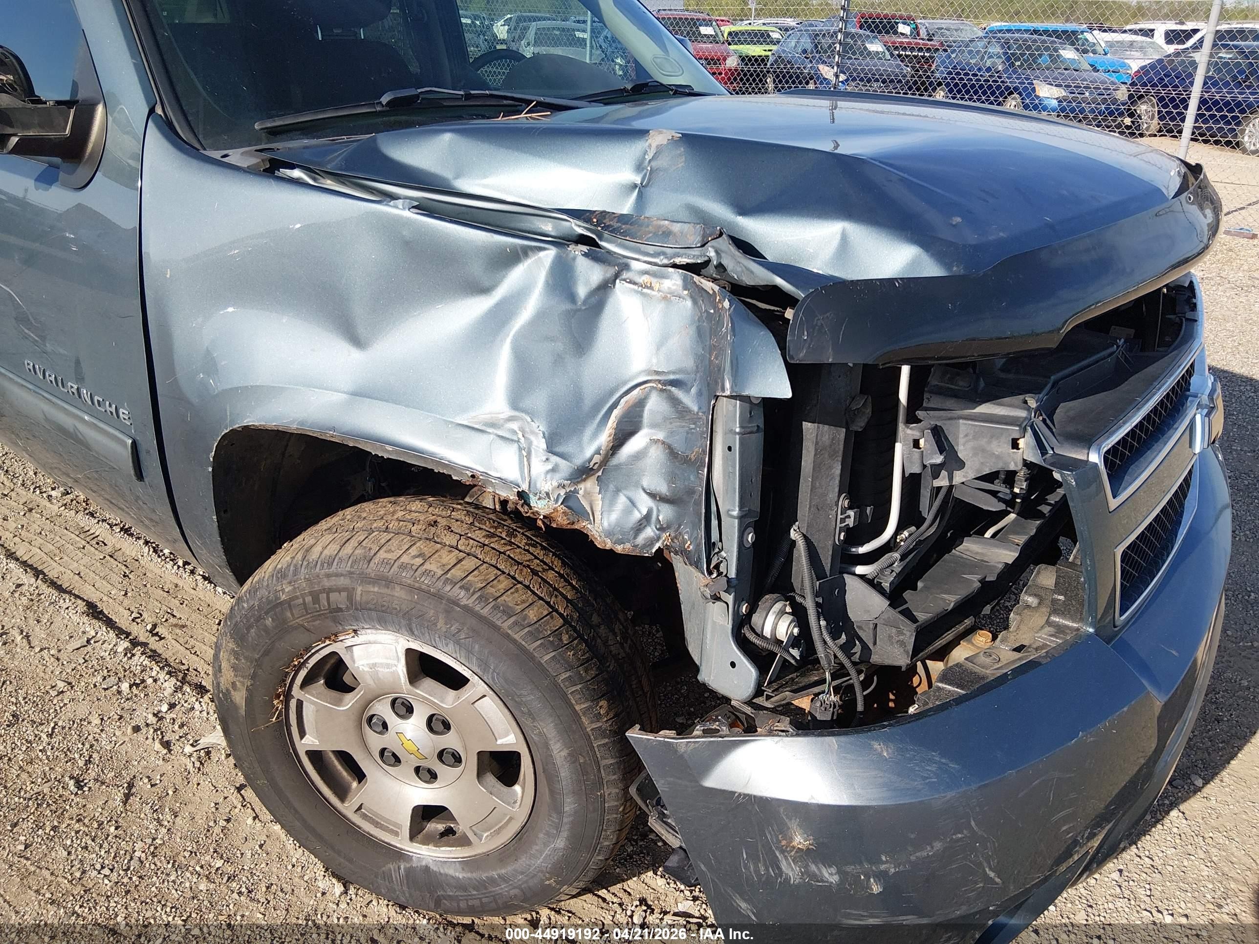 2011 Chevrolet Avalanche 1500 Lt1 Серый vin: 3GNTKFE35BG382237
