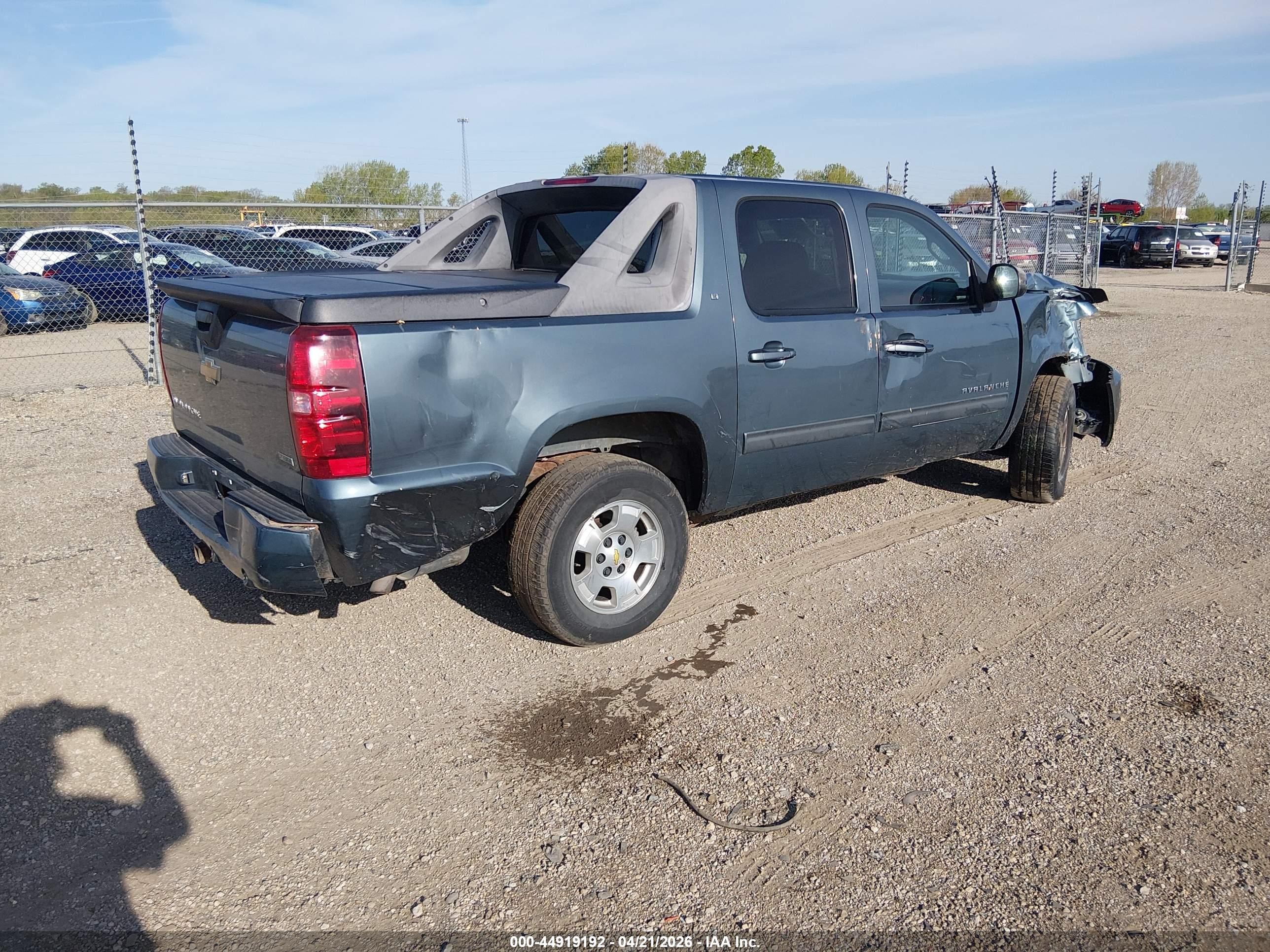 2011 Chevrolet Avalanche 1500 Lt1 Серый vin: 3GNTKFE35BG382237
