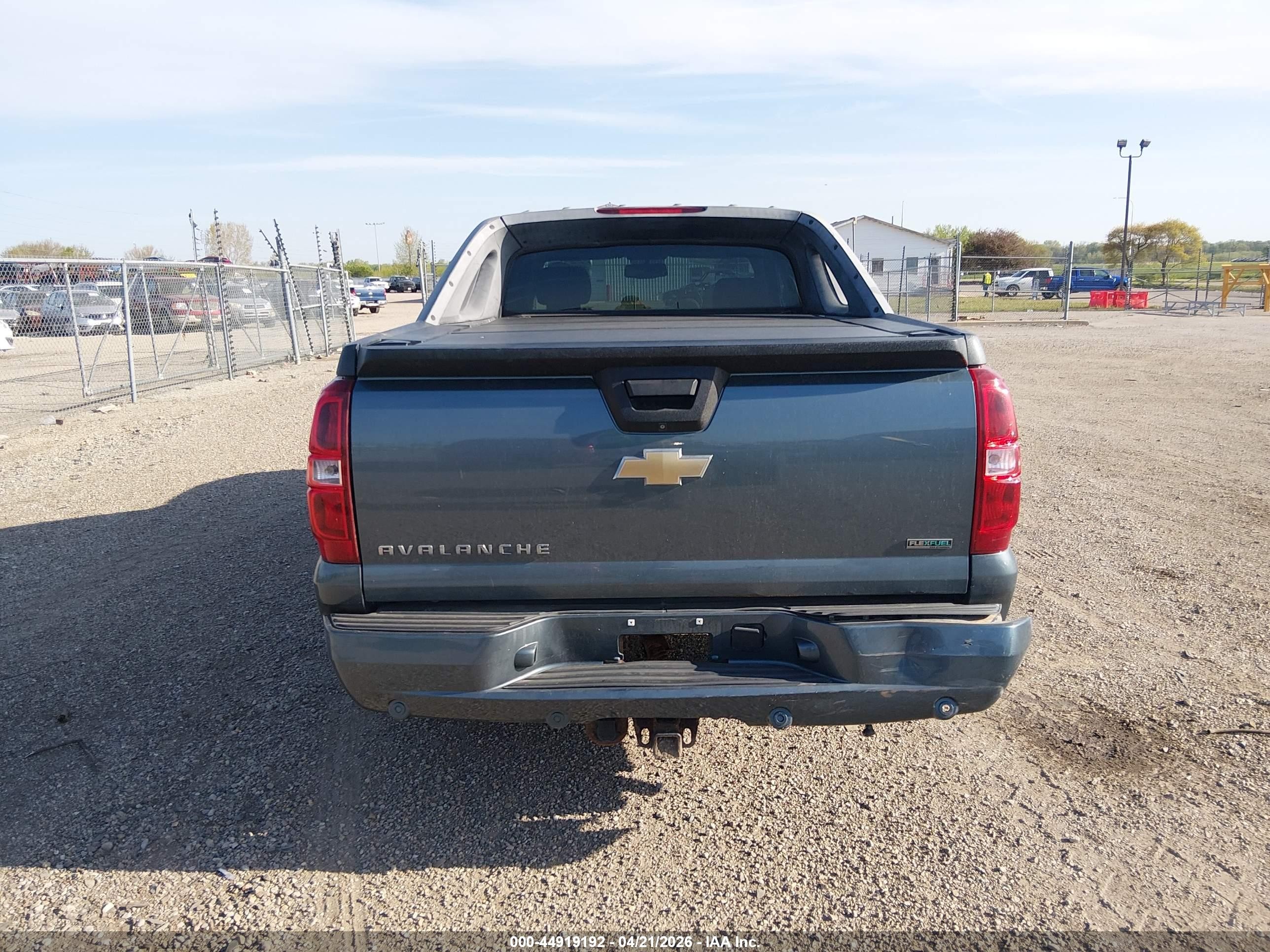 2011 Chevrolet Avalanche 1500 Lt1 Серый vin: 3GNTKFE35BG382237