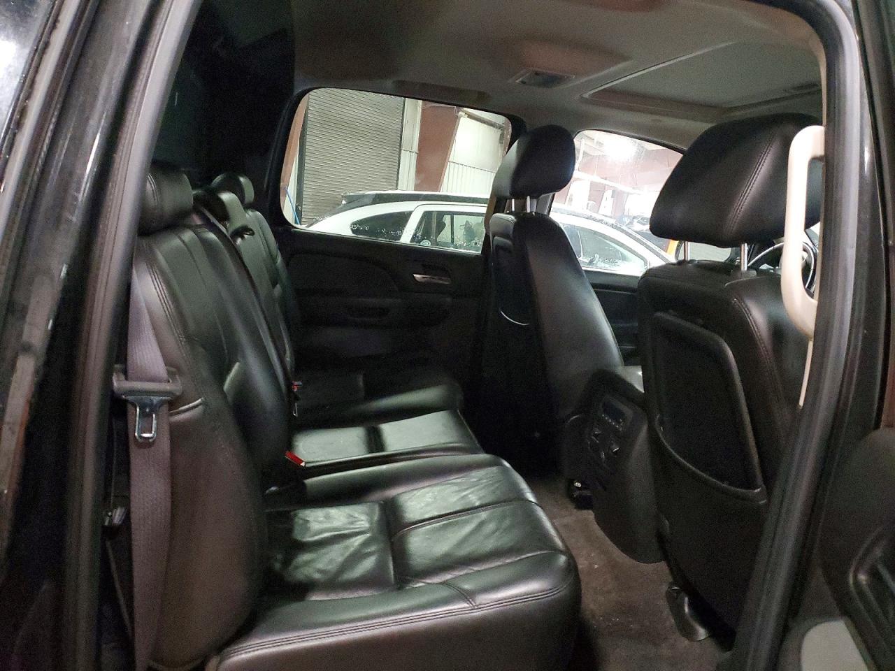 2011 Chevrolet Avalanche Lt Black vin: 3GNTKFE36BG100882