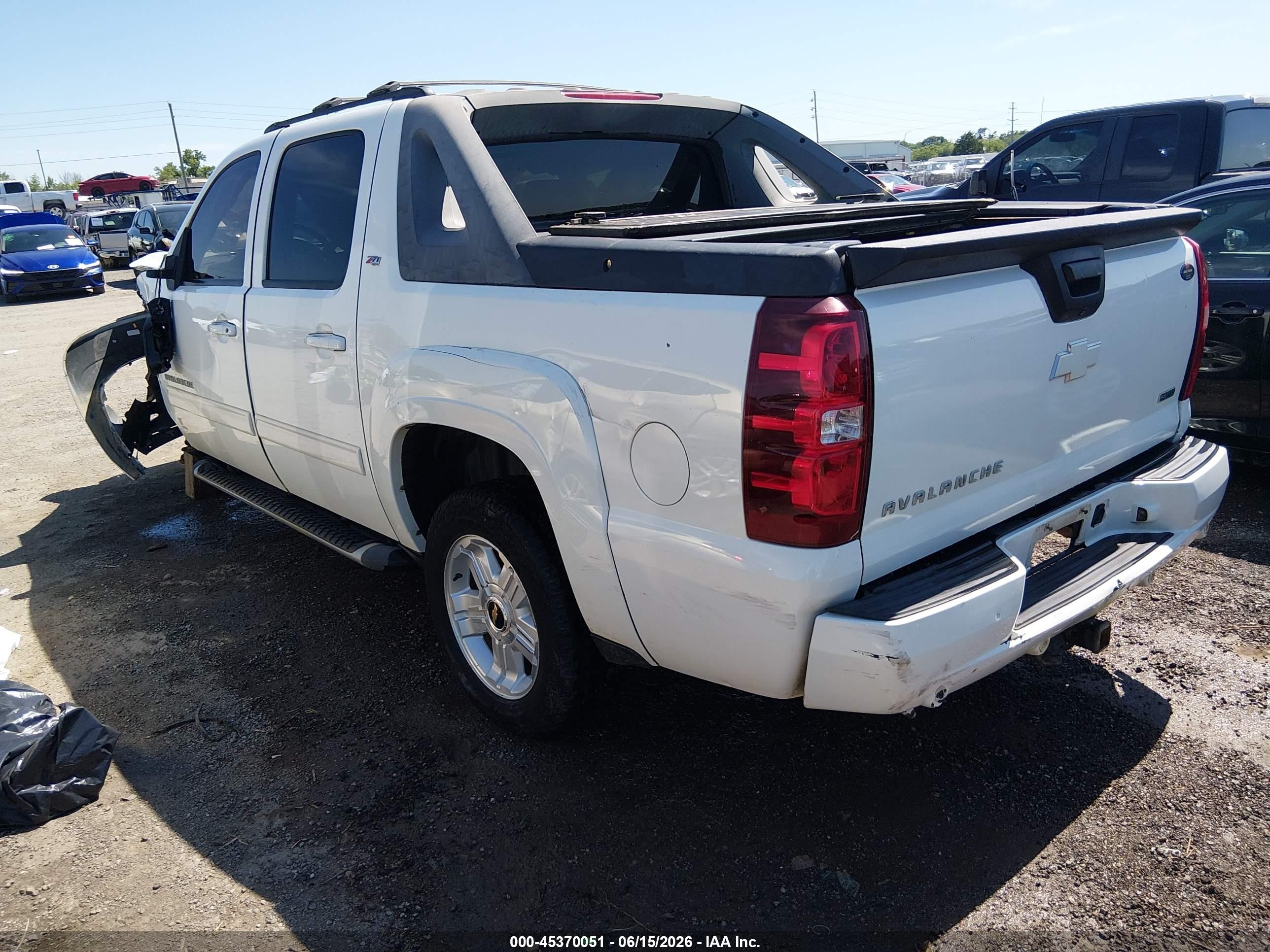 2011 Chevrolet Avalanche 1500 Lt1 White vin: 3GNTKFE3XBG144965