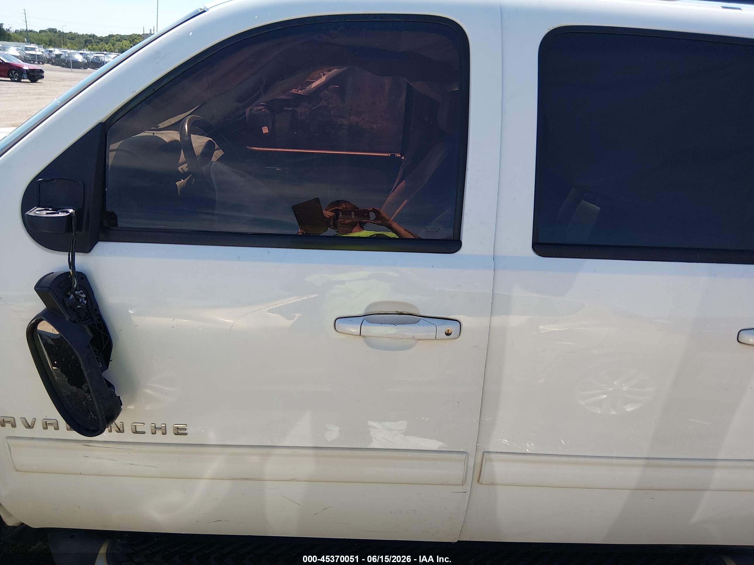 2011 Chevrolet Avalanche 1500 Lt1 White vin: 3GNTKFE3XBG144965