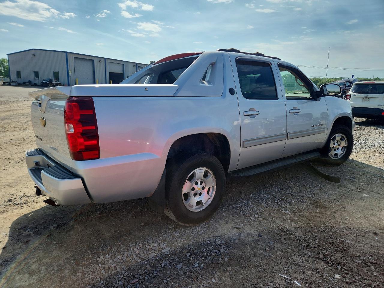 2013 Chevrolet Avalanche Lt Silver vin: 3GNTKFE73DG287469