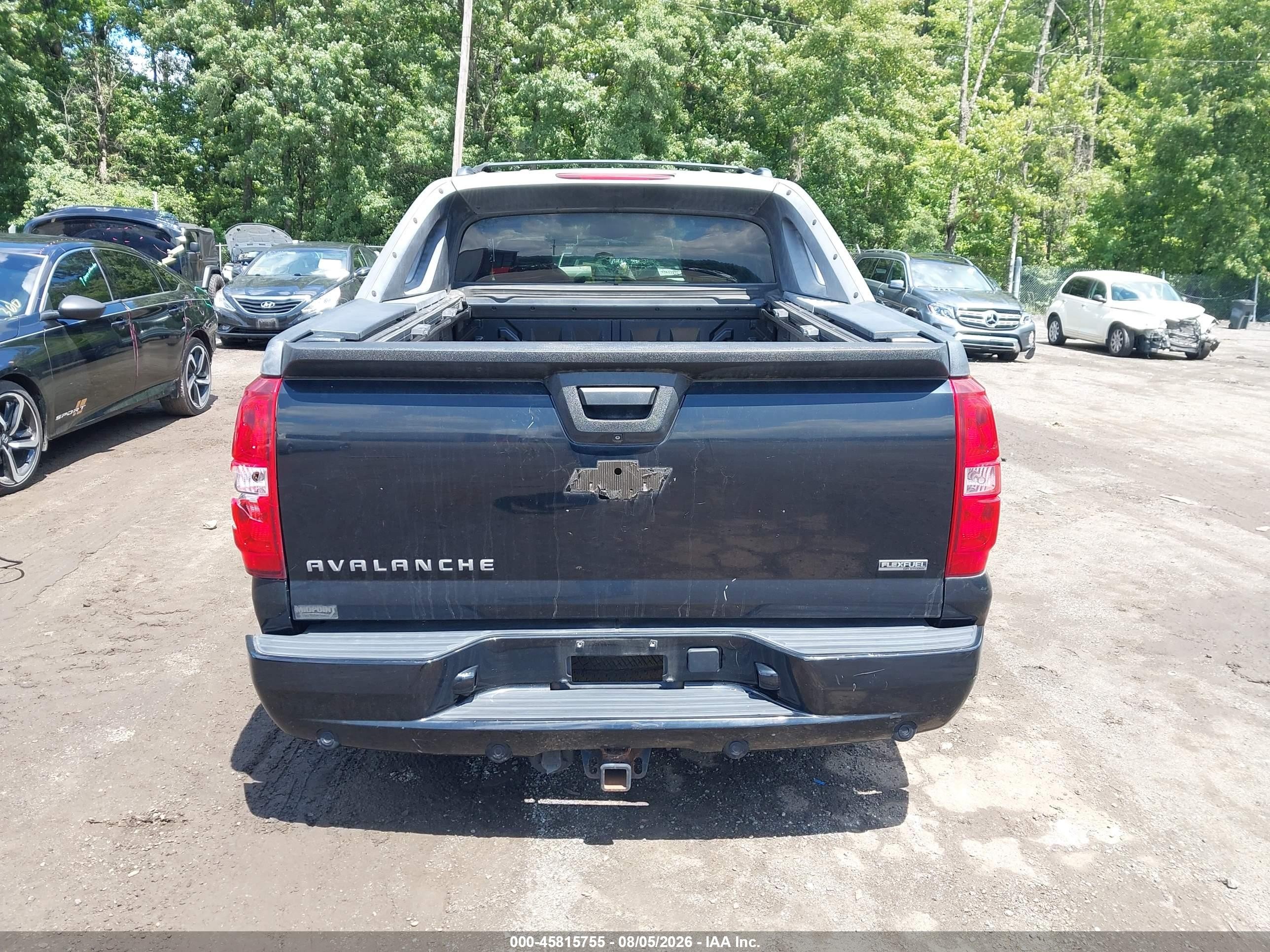 2011 Chevrolet Avalanche 1500 Ltz Black vin: 3GNTKGE32BG326553