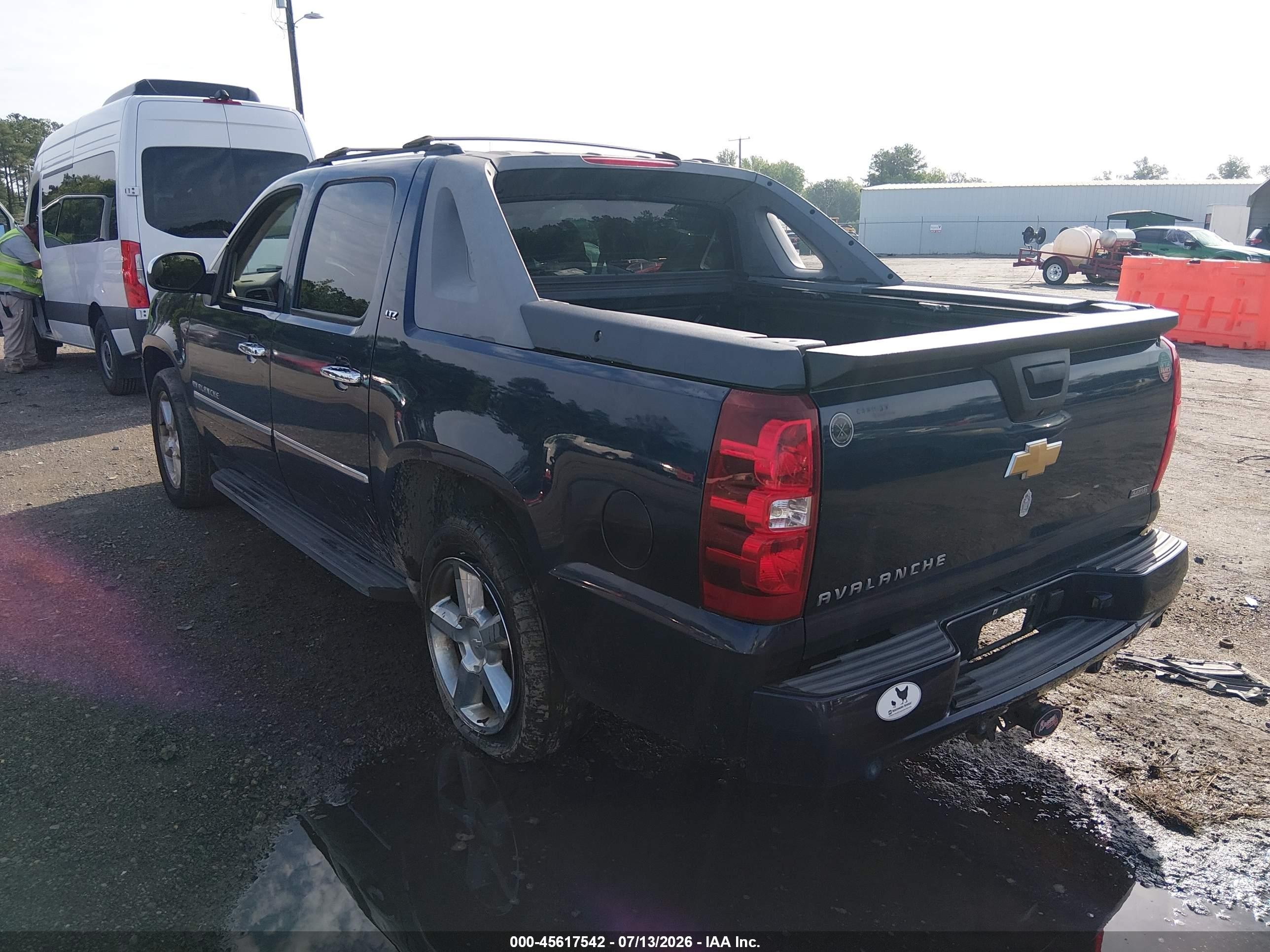 2011 Chevrolet Avalanche 1500 Ltz Dark Blue vin: 3GNTKGE33BG122912
