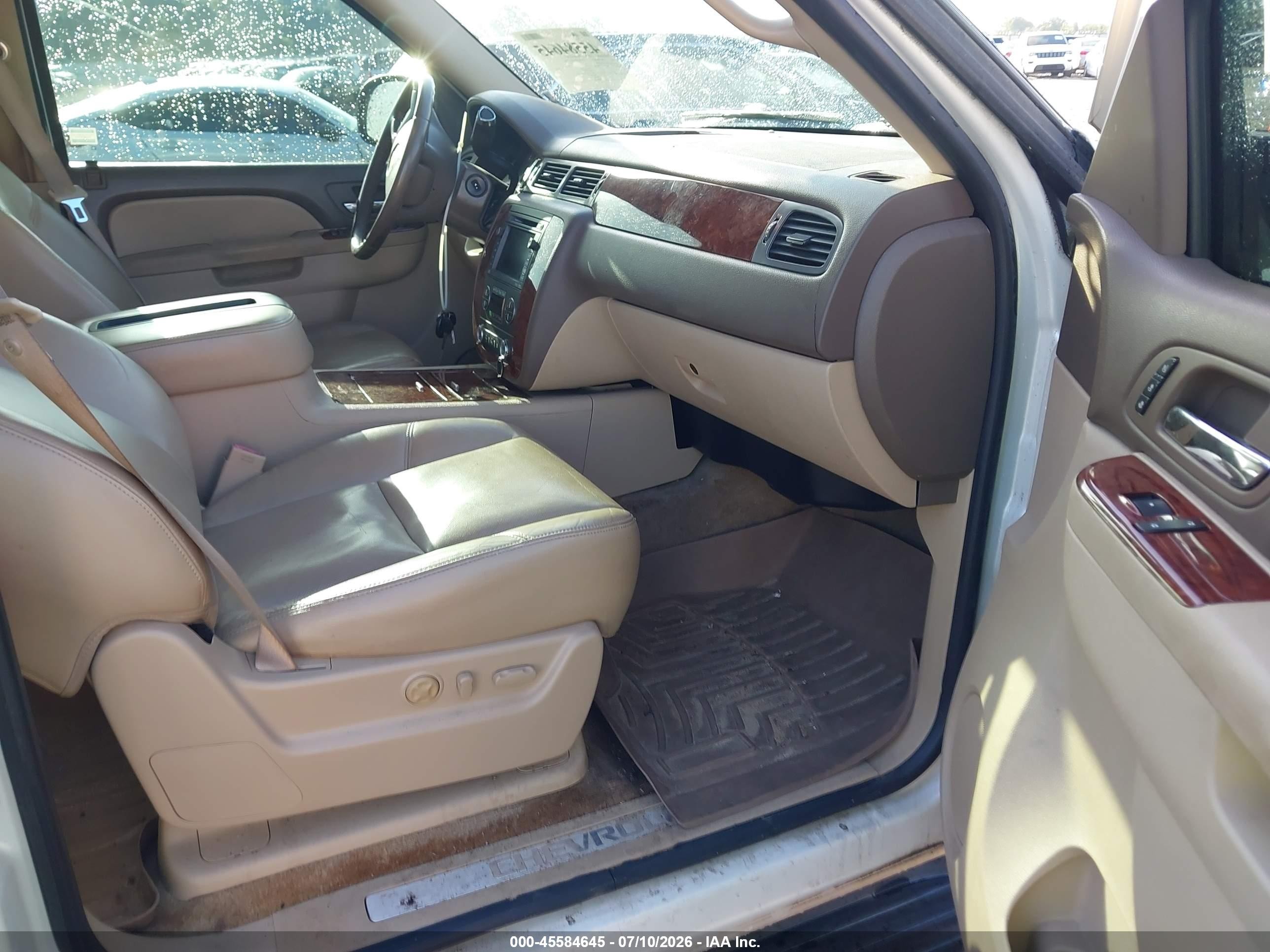 2011 Chevrolet Avalanche 1500 Ltz Белый vin: 3GNTKGE35BG226964