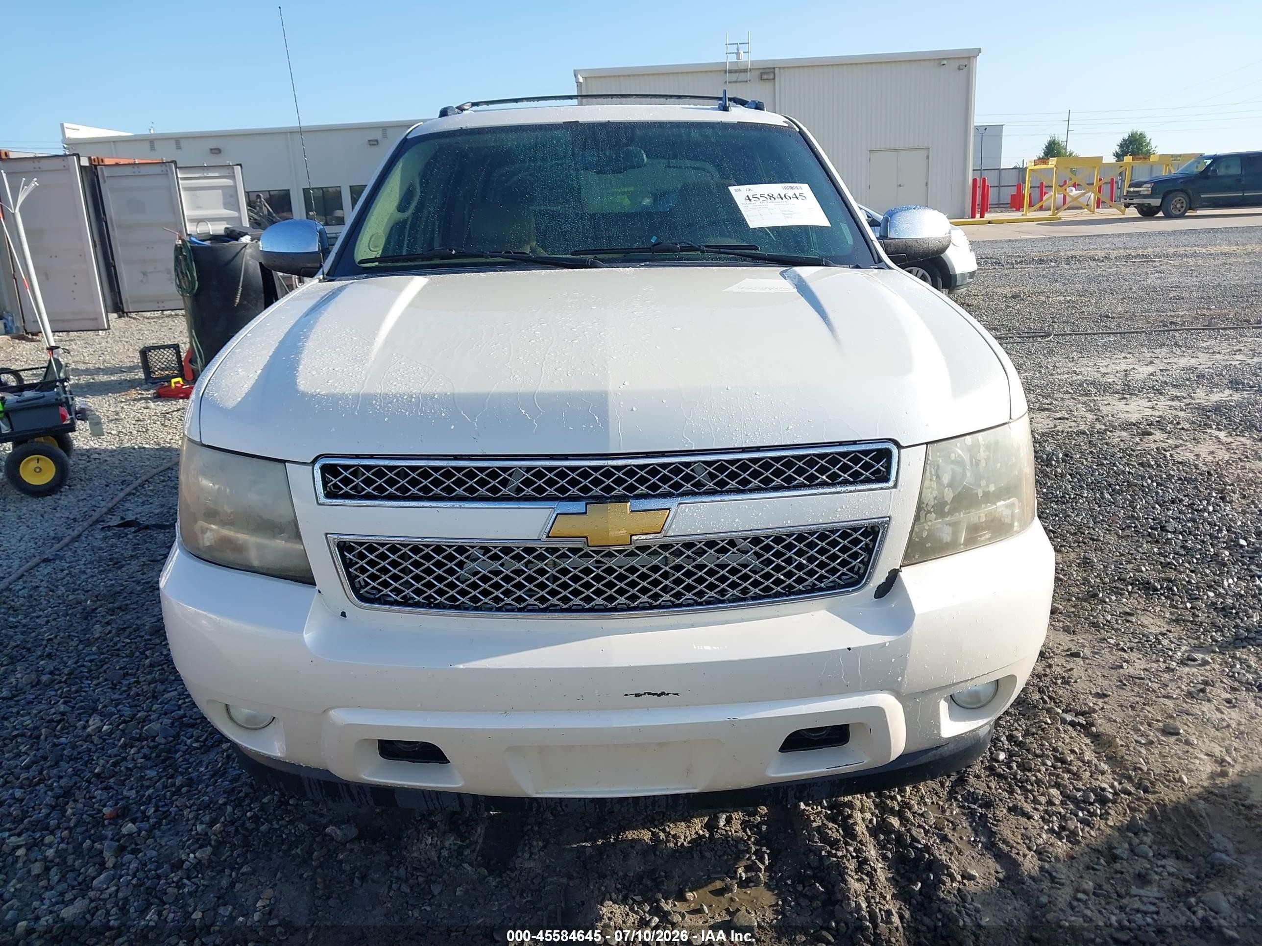2011 Chevrolet Avalanche 1500 Ltz Белый vin: 3GNTKGE35BG226964