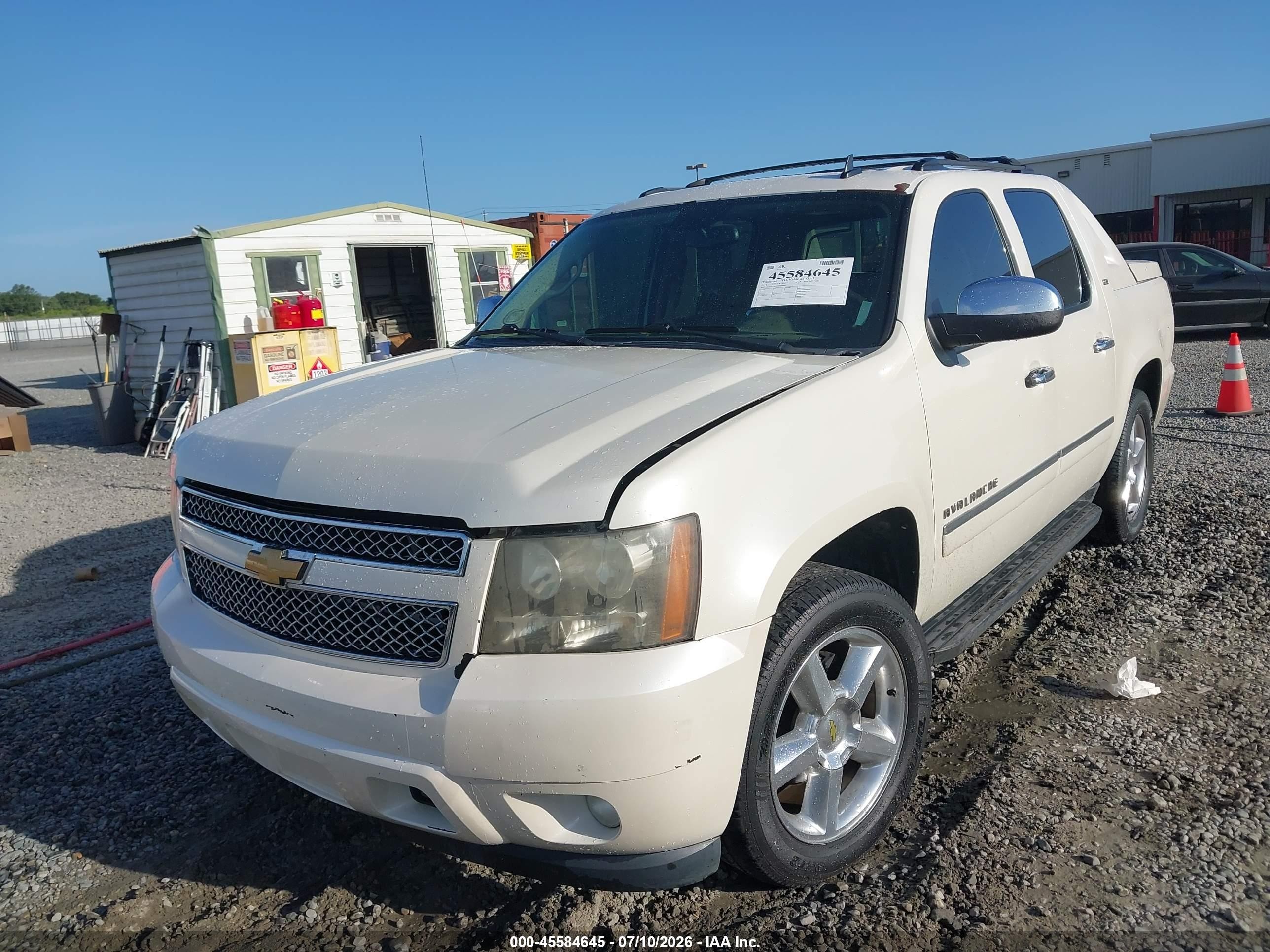 2011 Chevrolet Avalanche 1500 Ltz Белый vin: 3GNTKGE35BG226964