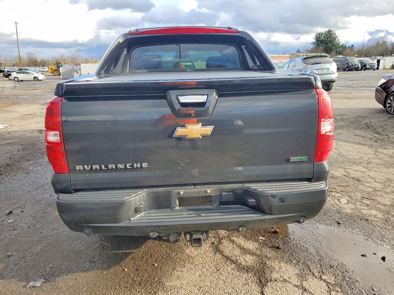 2011 Chevrolet Avalanche Ltz Black vin: 3GNTKGE38BG320451