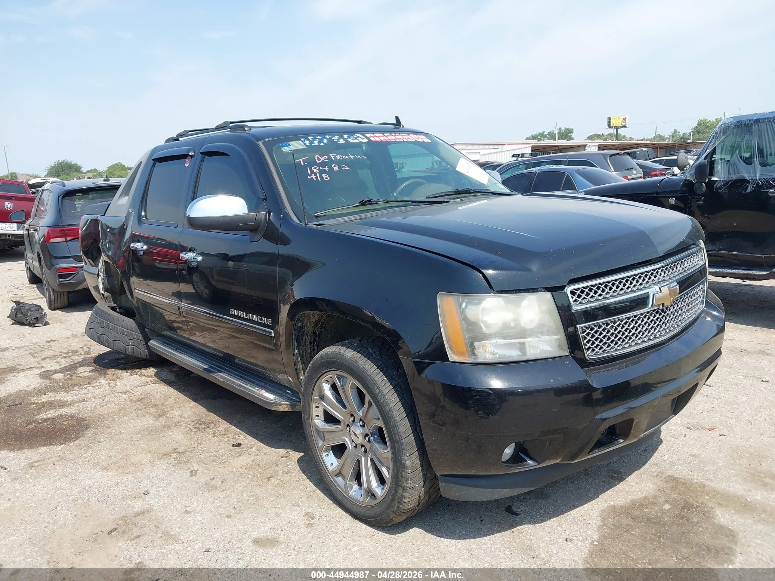 2011 Chevrolet Avalanche 1500 Ltz Black vin: 3GNTKGE39BG259658