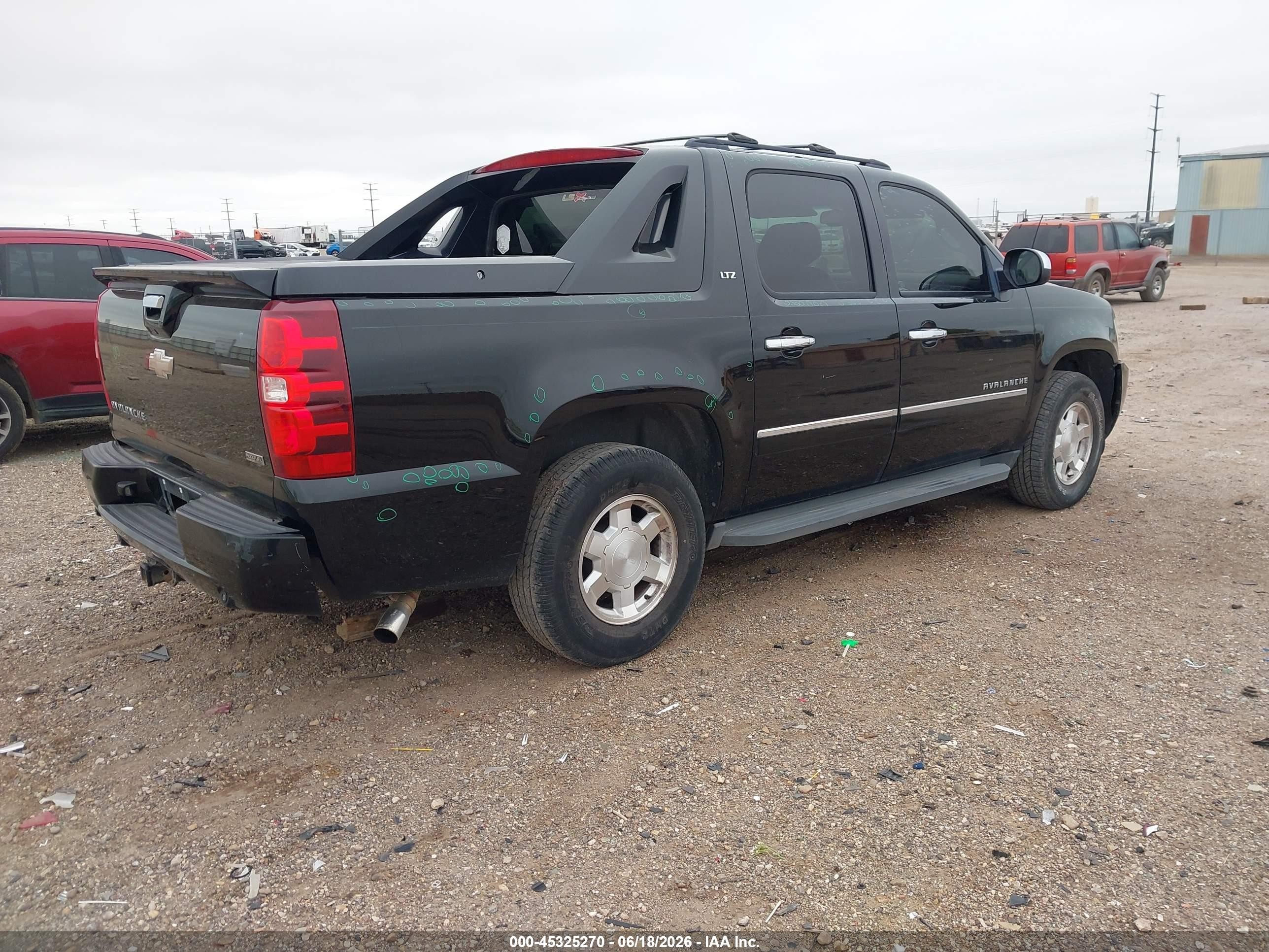 2011 Chevrolet Avalanche 1500 Ltz Черный vin: 3GNTKGE3XBG347327