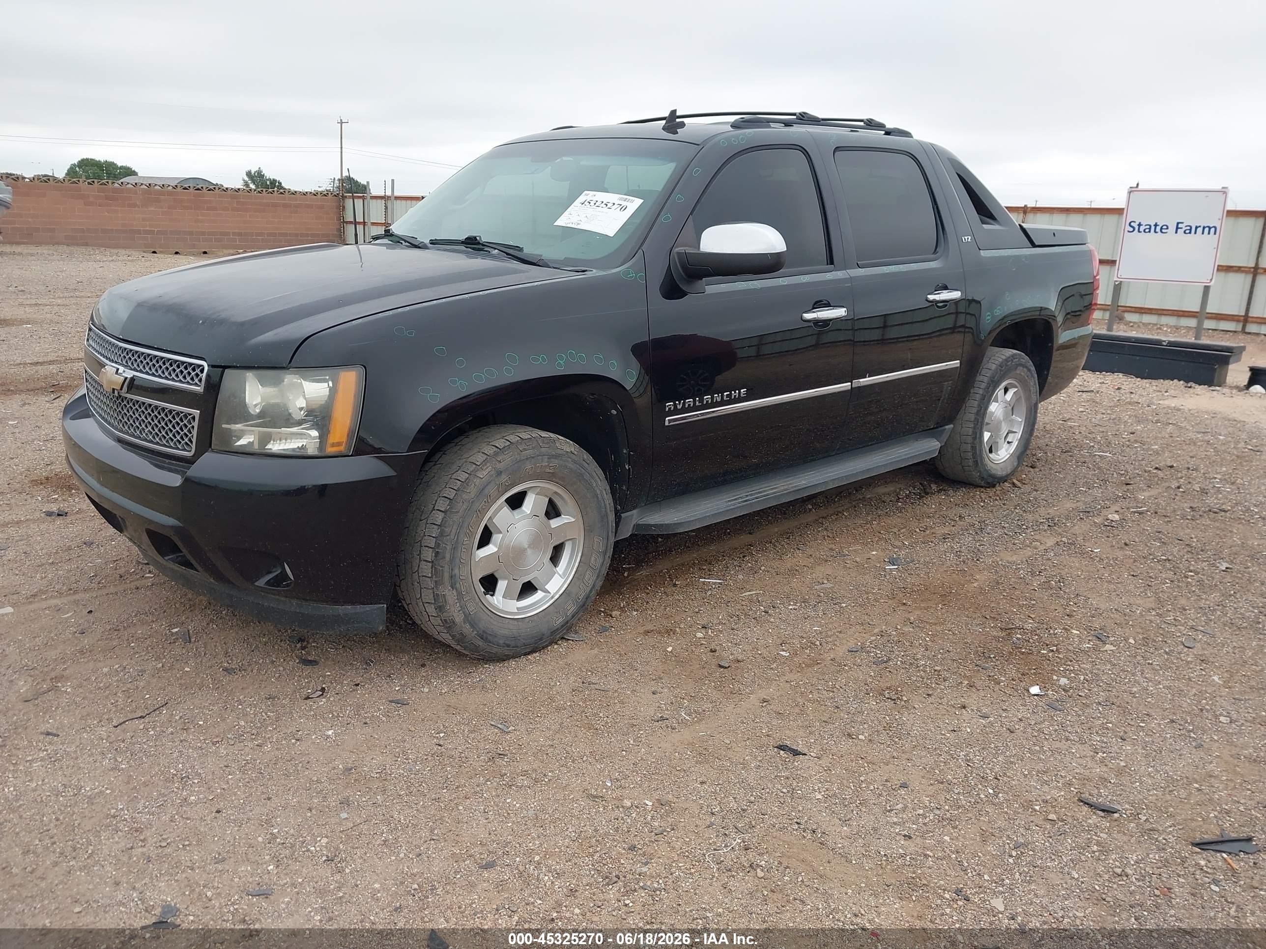 2011 Chevrolet Avalanche 1500 Ltz Черный vin: 3GNTKGE3XBG347327