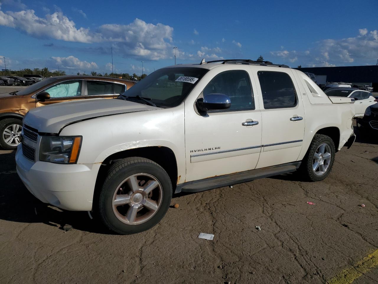 2012 Chevrolet Avalanche Ltz Белый vin: 3GNTKGE70CG126033