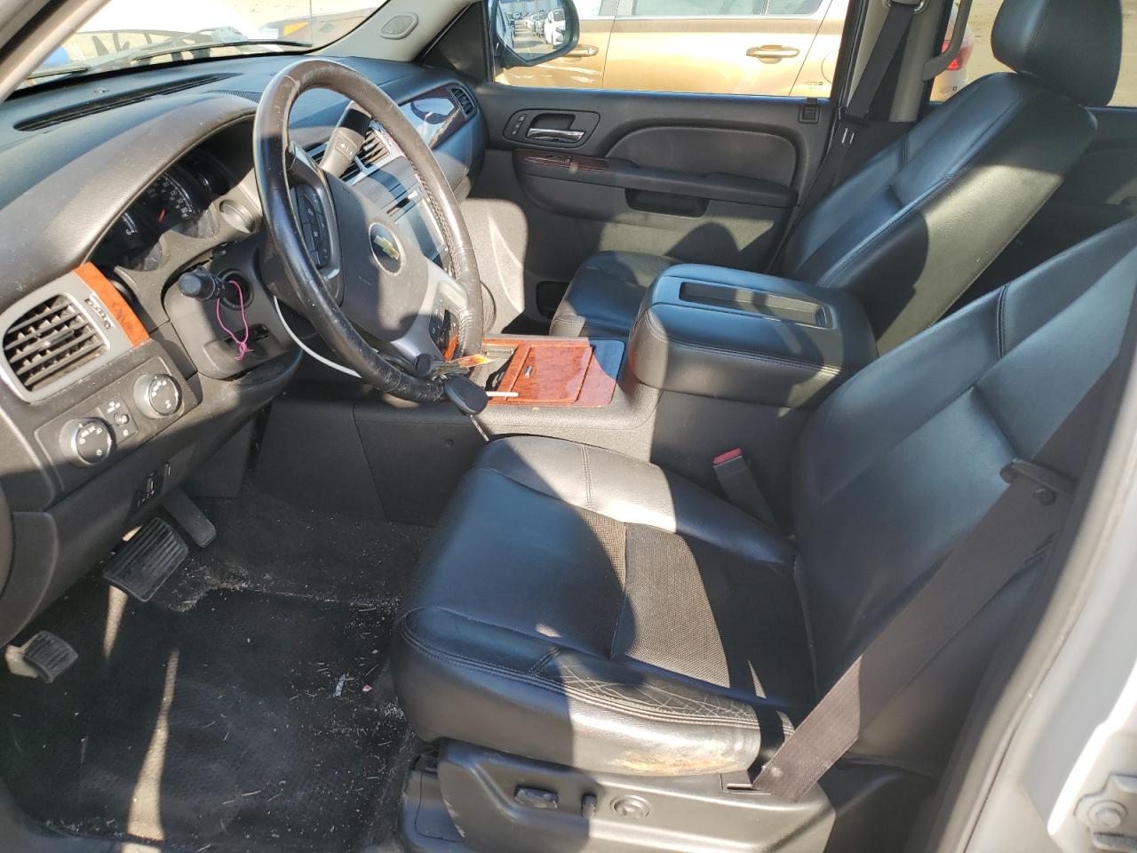 2012 Chevrolet Avalanche Ltz White vin: 3GNTKGE70CG126033