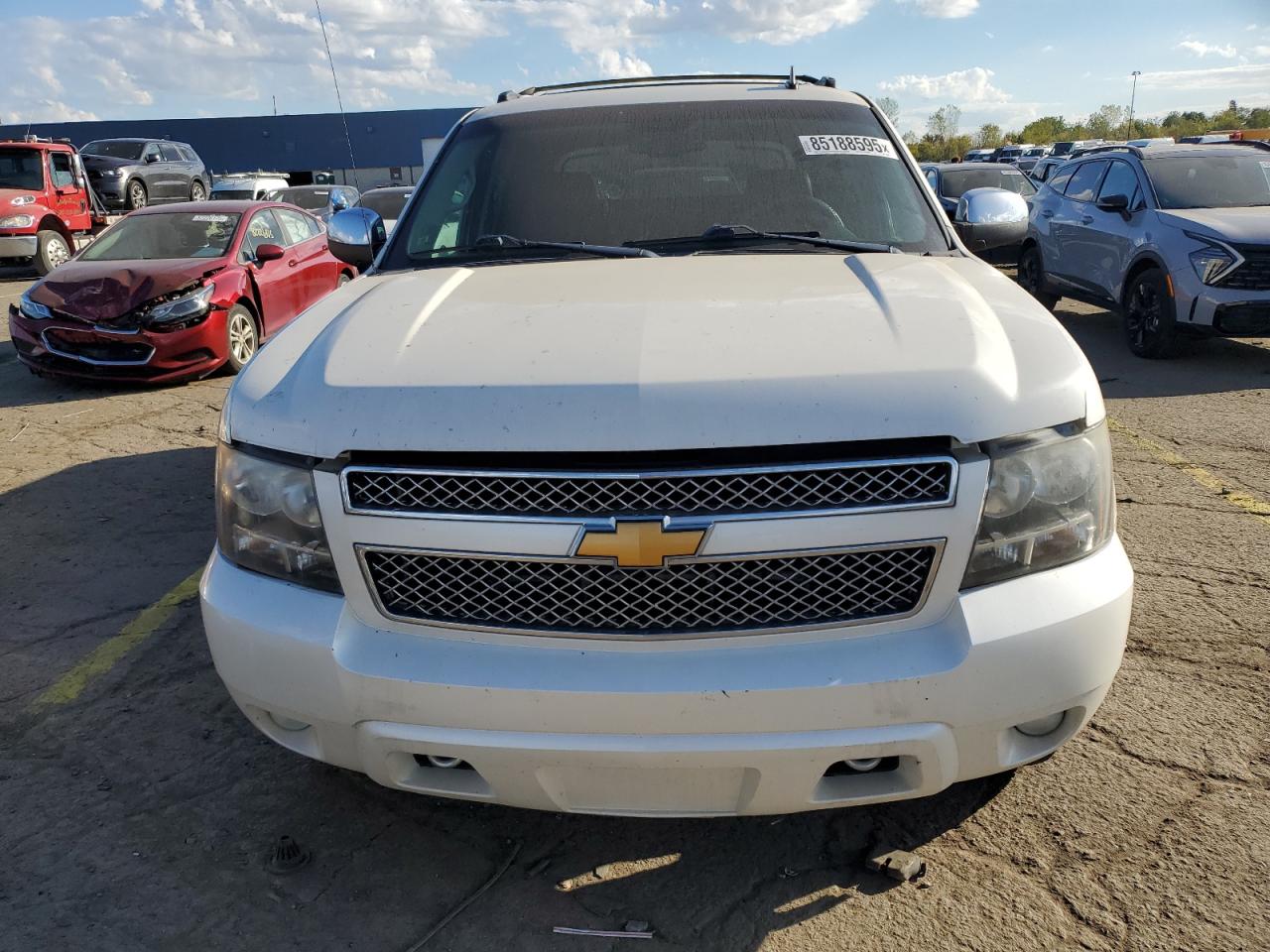 2012 Chevrolet Avalanche Ltz White vin: 3GNTKGE70CG126033