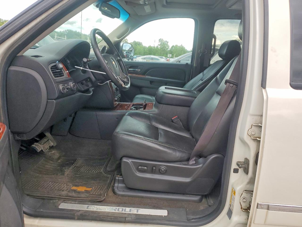 2012 Chevrolet Avalanche Ltz White vin: 3GNTKGE70CG228755