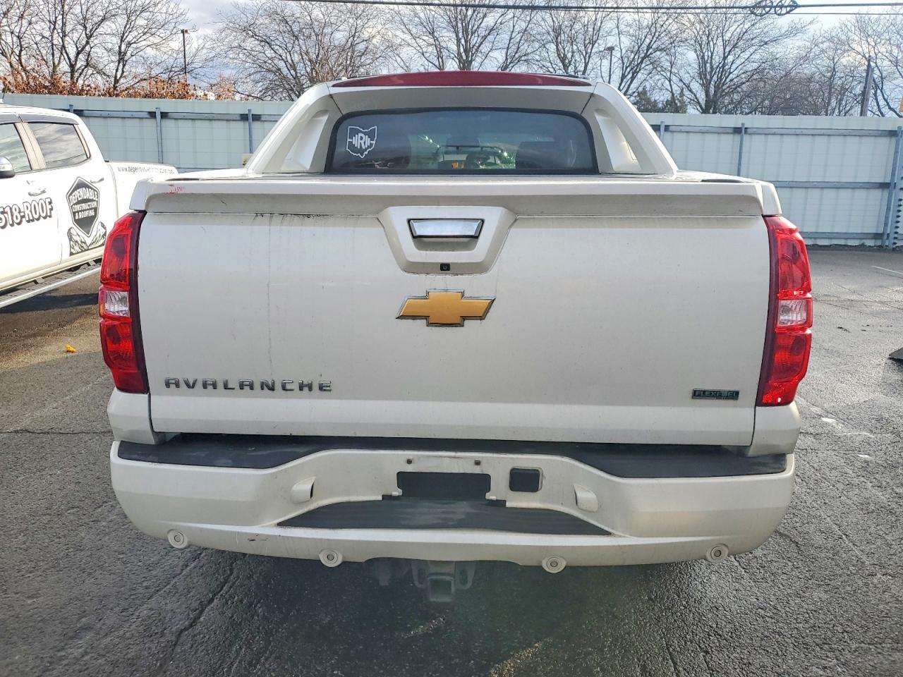 2012 Chevrolet Avalanche Ltz Cream vin: 3GNTKGE71CG143830