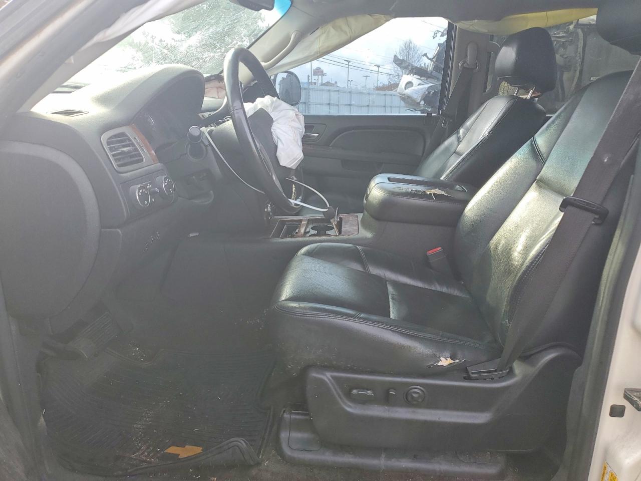2012 Chevrolet Avalanche Ltz Cream vin: 3GNTKGE71CG143830