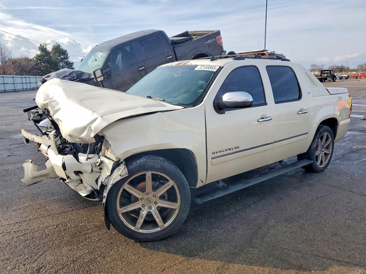 2012 Chevrolet Avalanche Ltz Cream vin: 3GNTKGE71CG143830