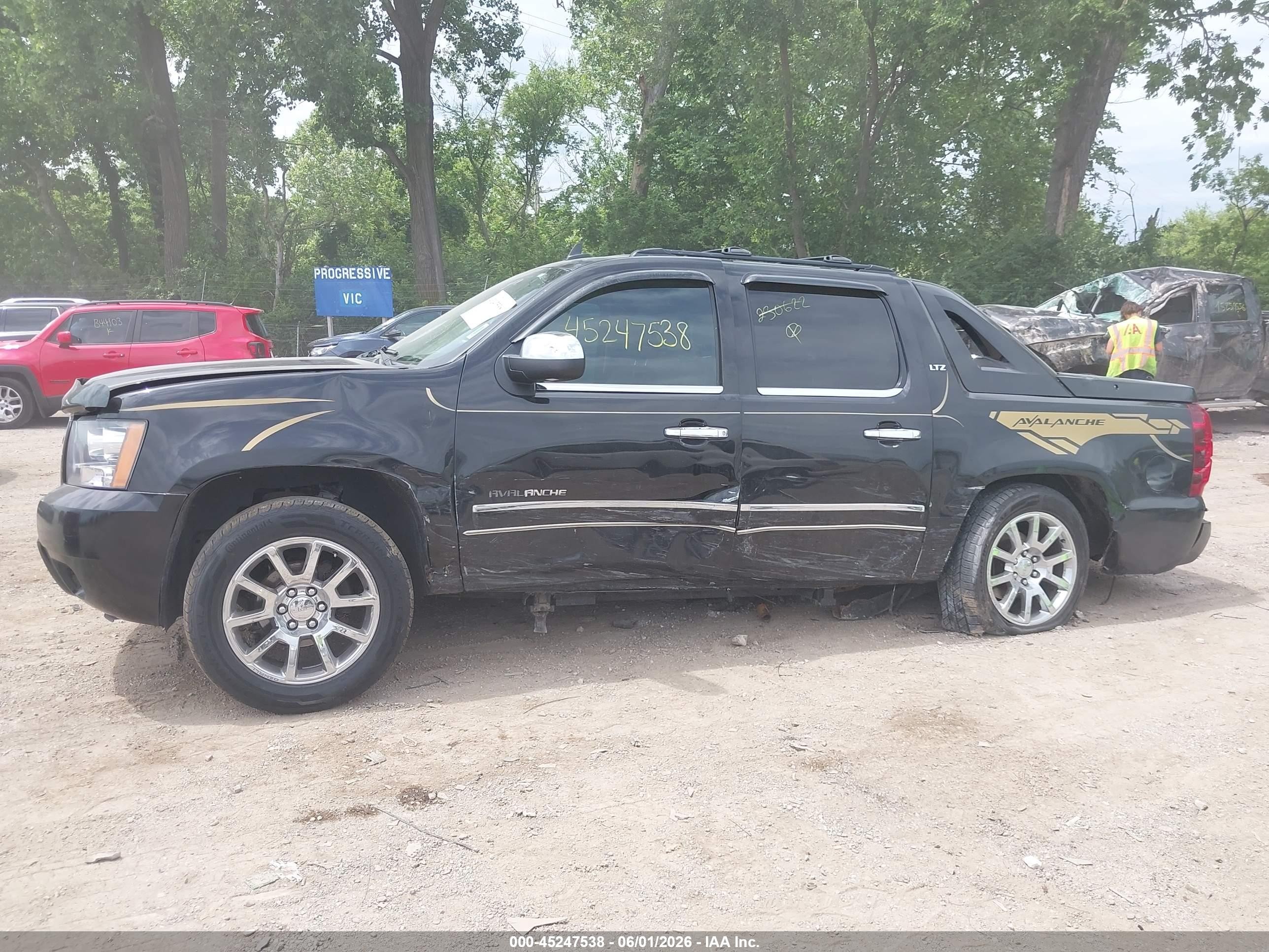 2012 Chevrolet Avalanche 1500 Ltz Black vin: 3GNTKGE72CG230622