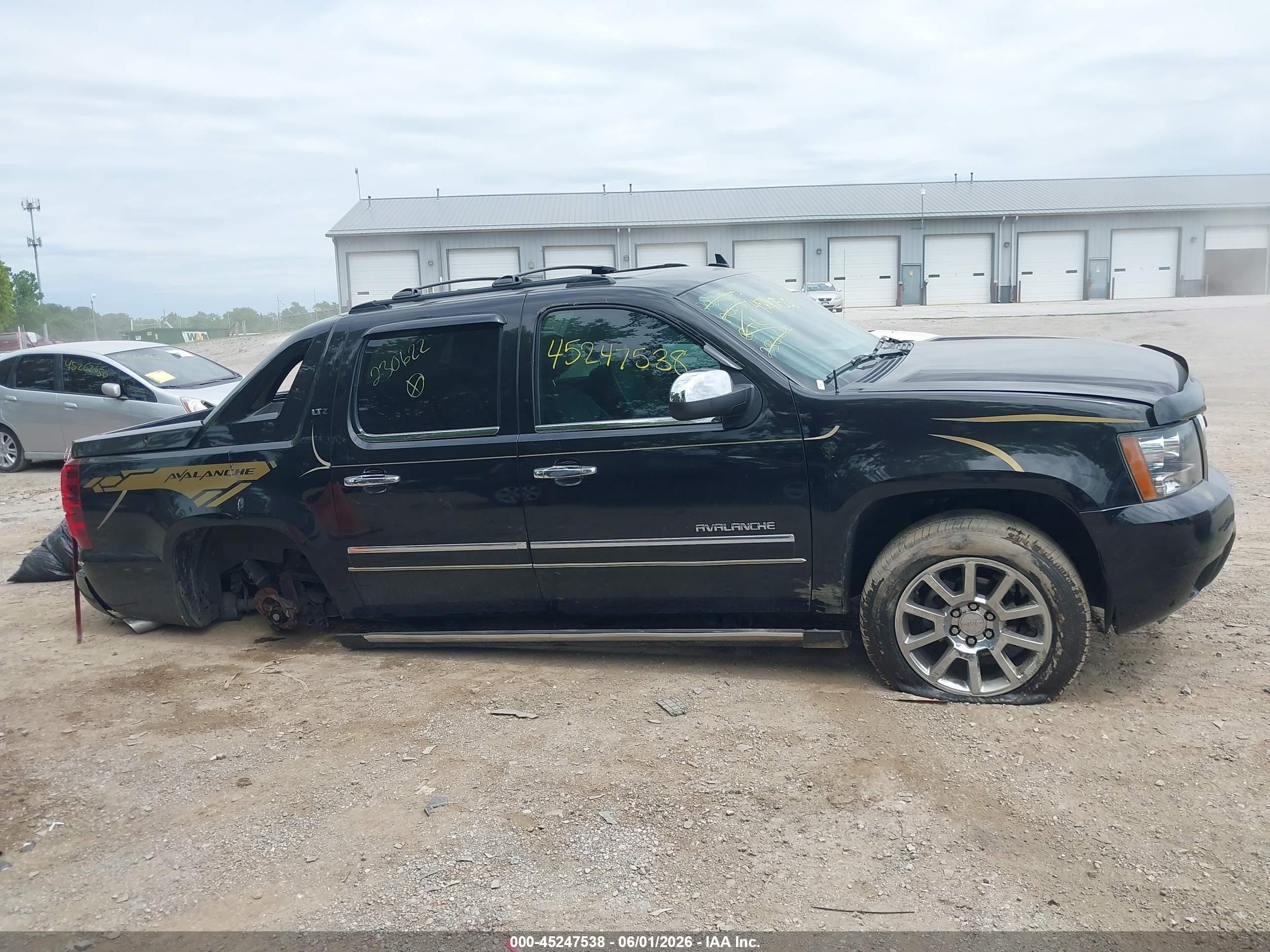 2012 Chevrolet Avalanche 1500 Ltz Black vin: 3GNTKGE72CG230622