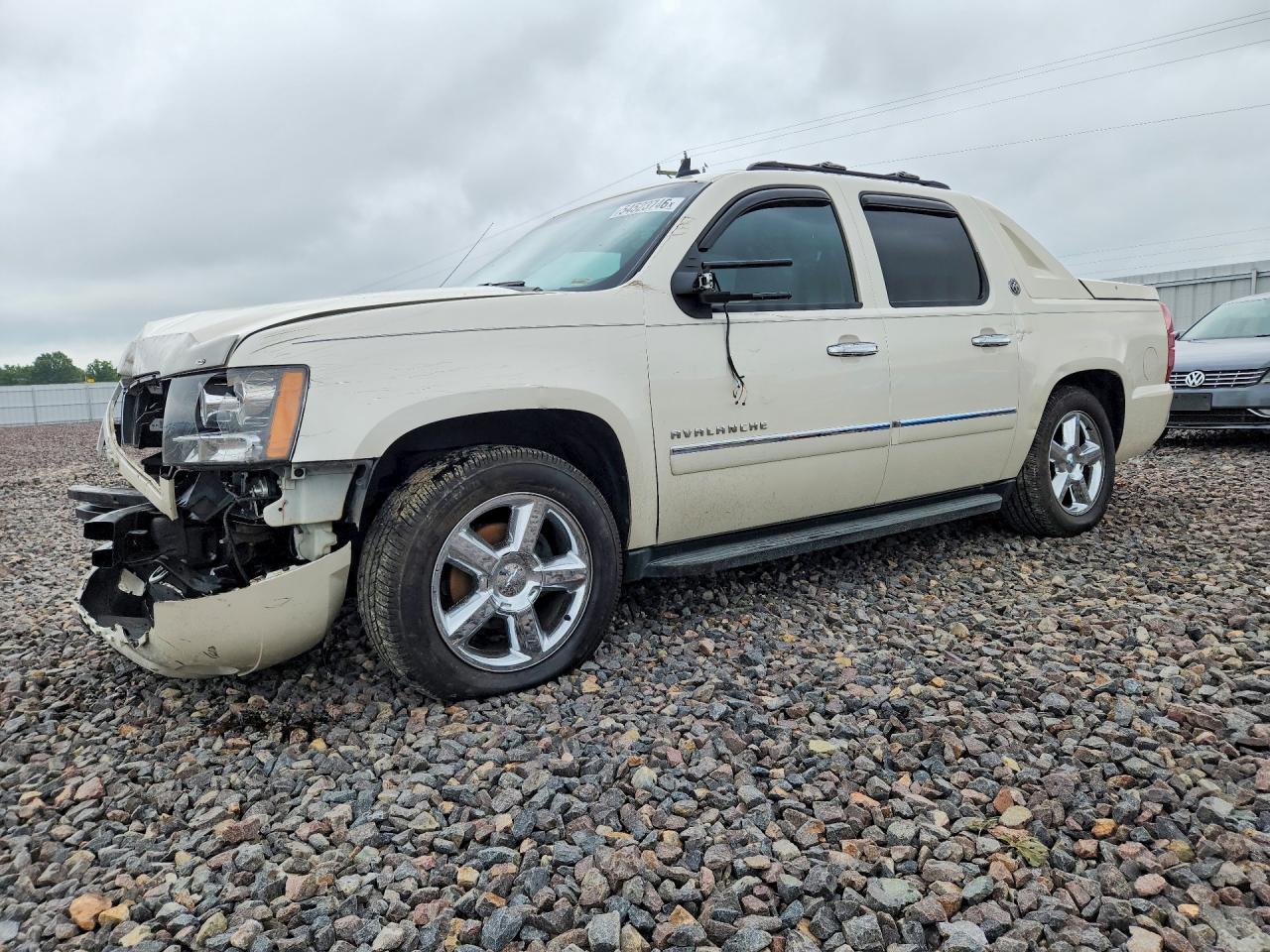 2013 Chevrolet Avalanche Ltz Cream vin: 3GNTKGE72DG123586