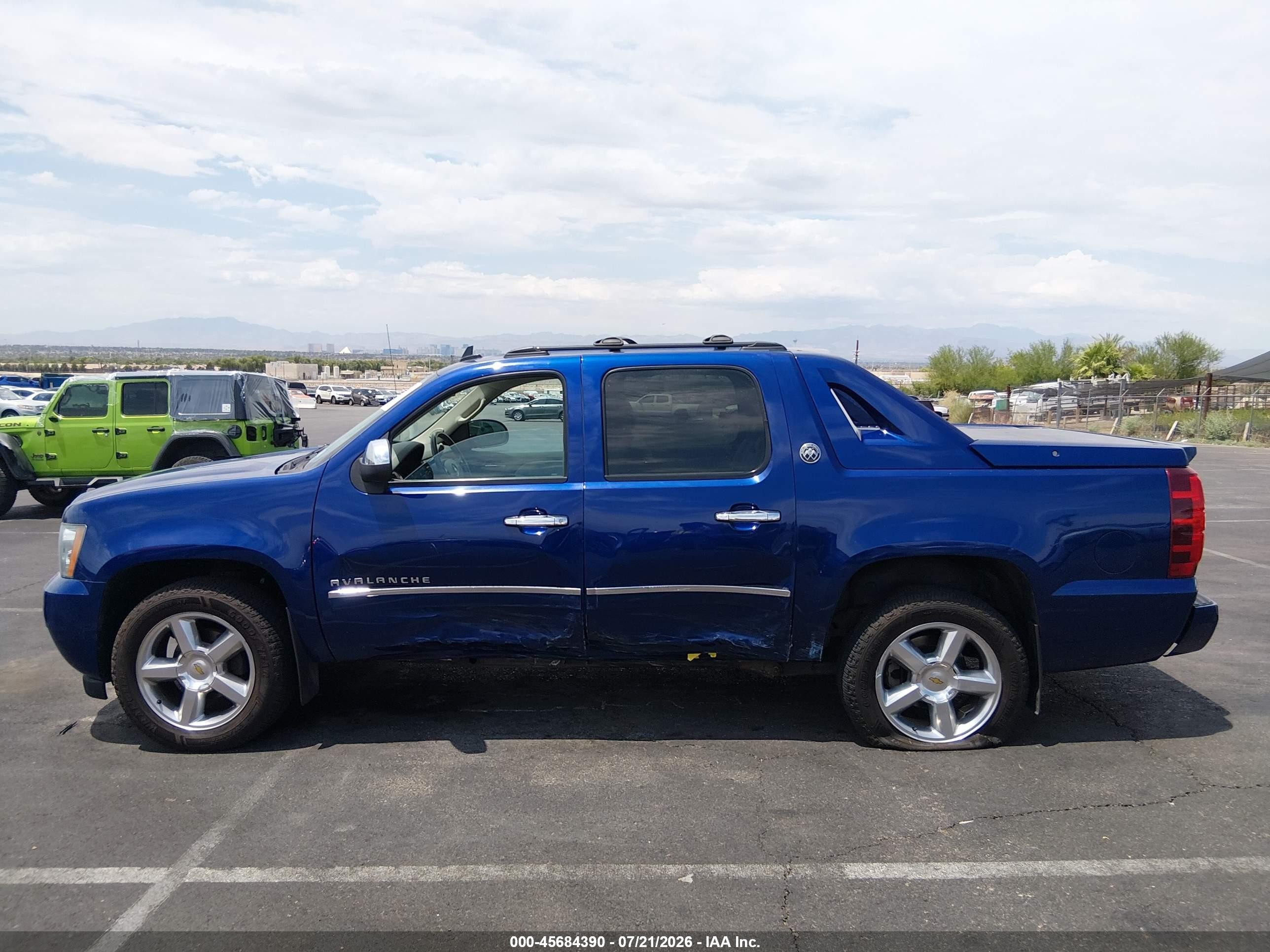 2013 Chevrolet Avalanche Ltz Blue vin: 3GNTKGE72DG380098