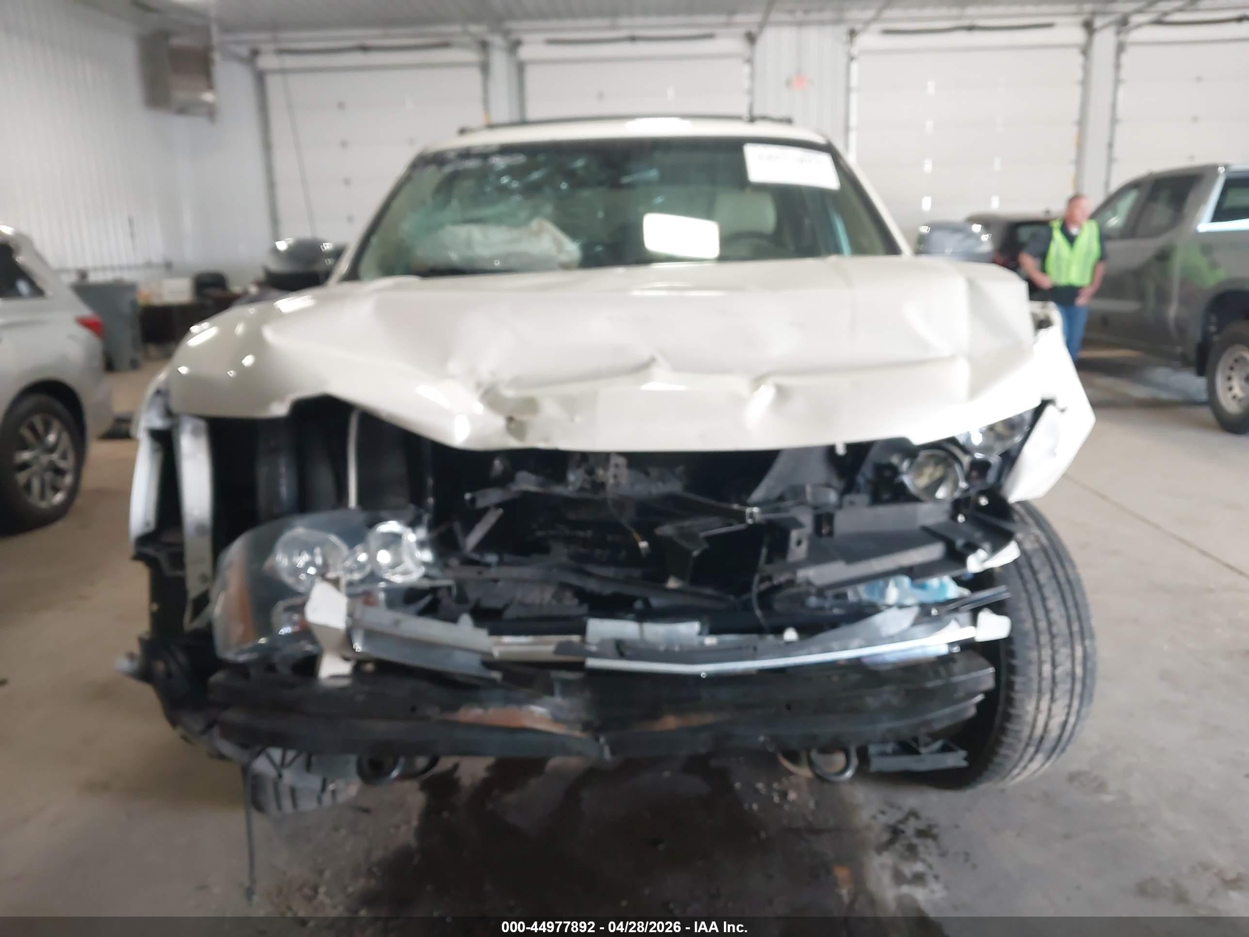 2012 Chevrolet Avalanche 1500 Ltz White vin: 3GNTKGE73CG145305