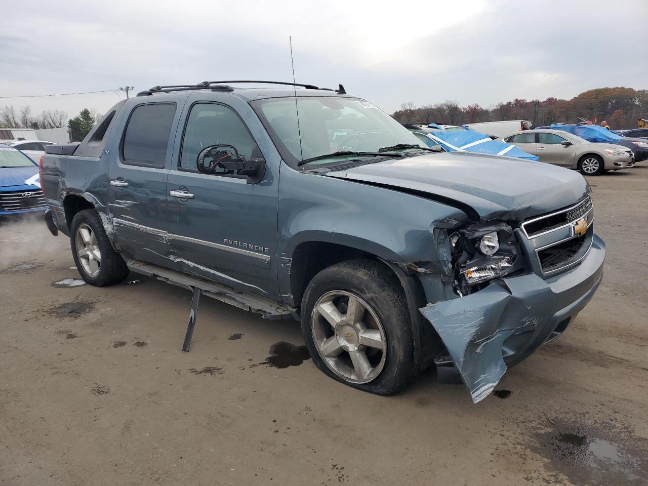 2012 Chevrolet Avalanche Ltz Blue vin: 3GNTKGE74CG181178