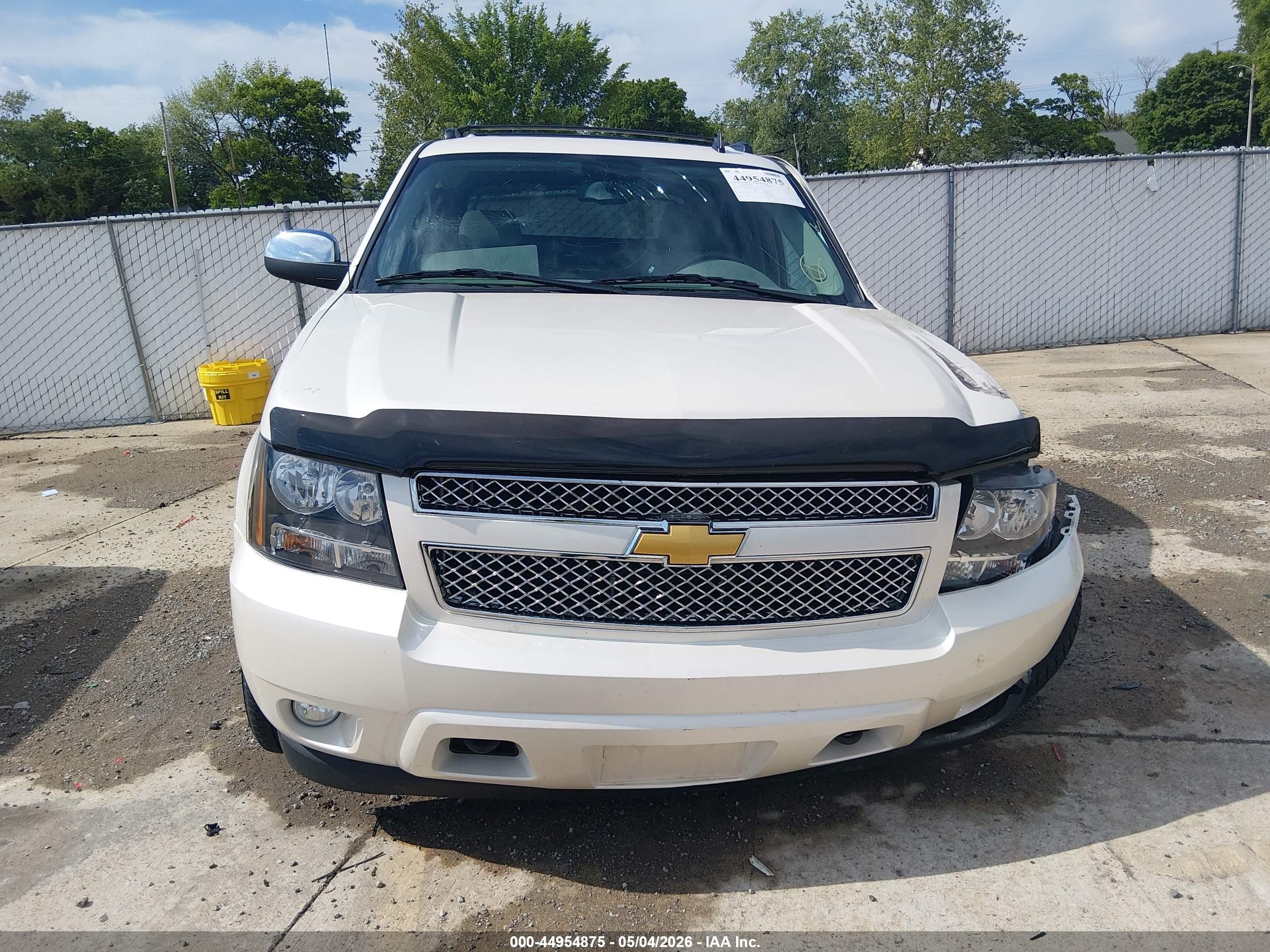 2013 Chevrolet Avalanche Ltz White vin: 3GNTKGE74DG142012