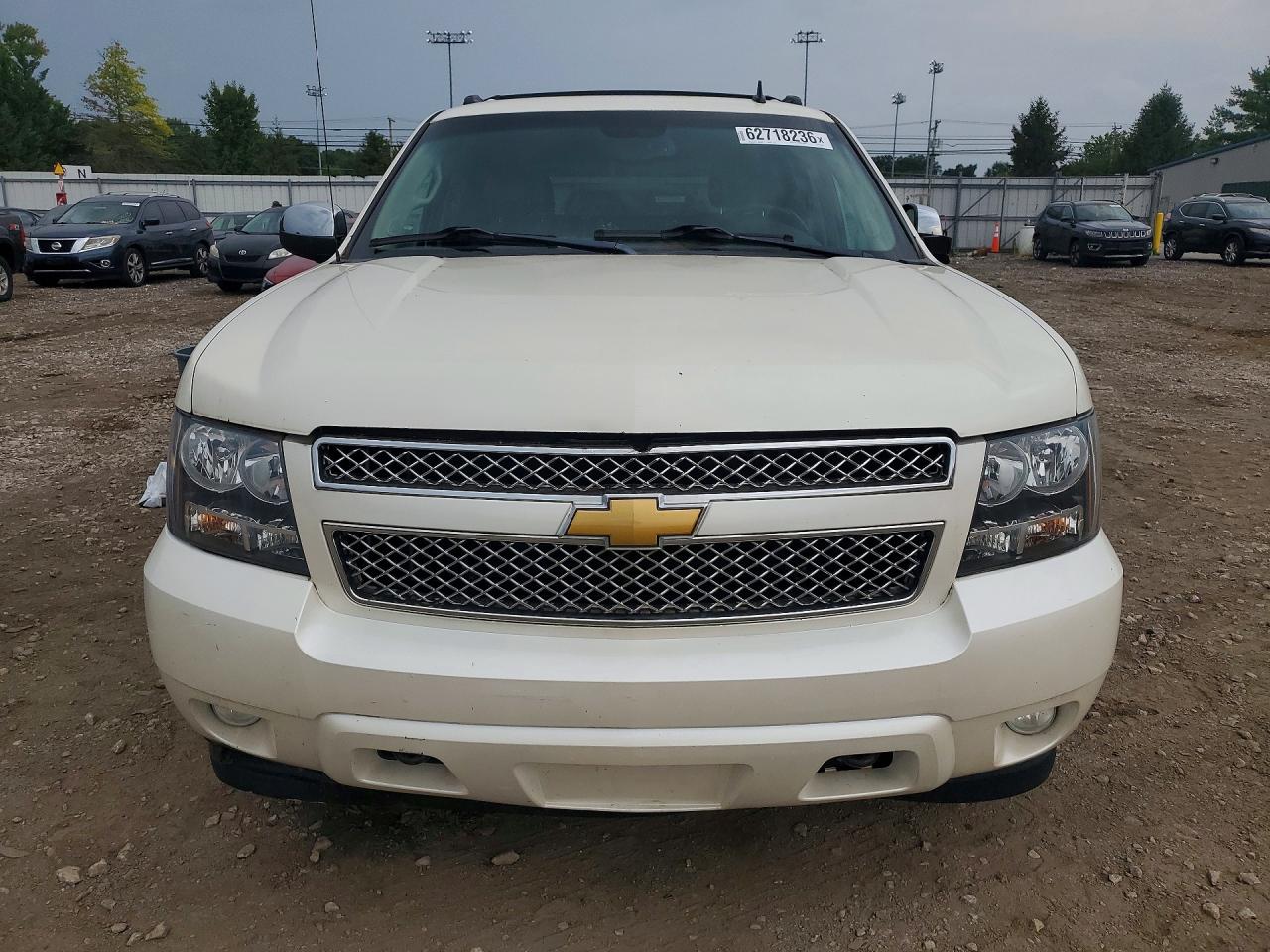 2013 Chevrolet Avalanche Ltz White vin: 3GNTKGE74DG376229
