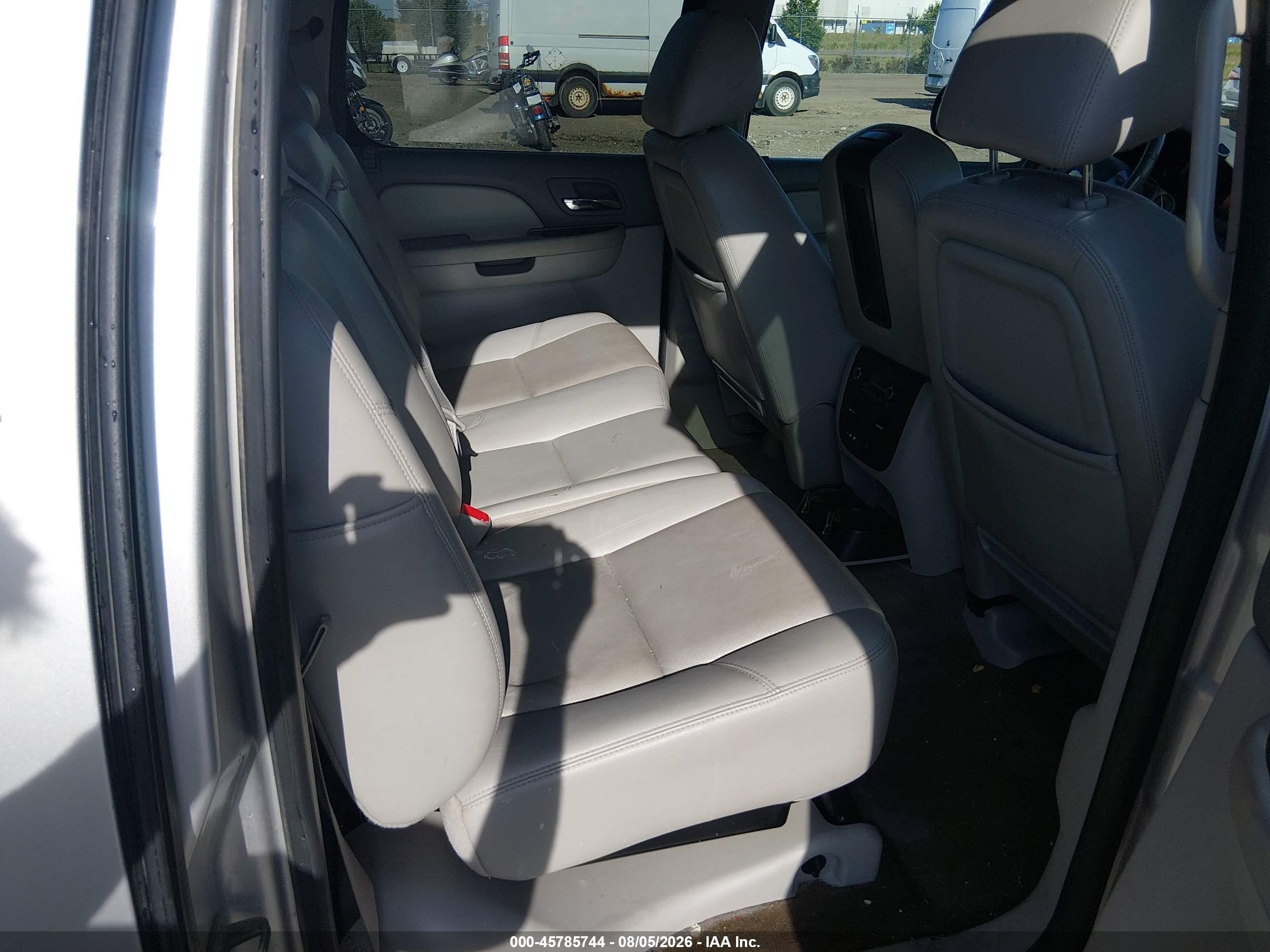 2012 Chevrolet Avalanche Ltz Silver vin: 3GNTKGE75CG143717