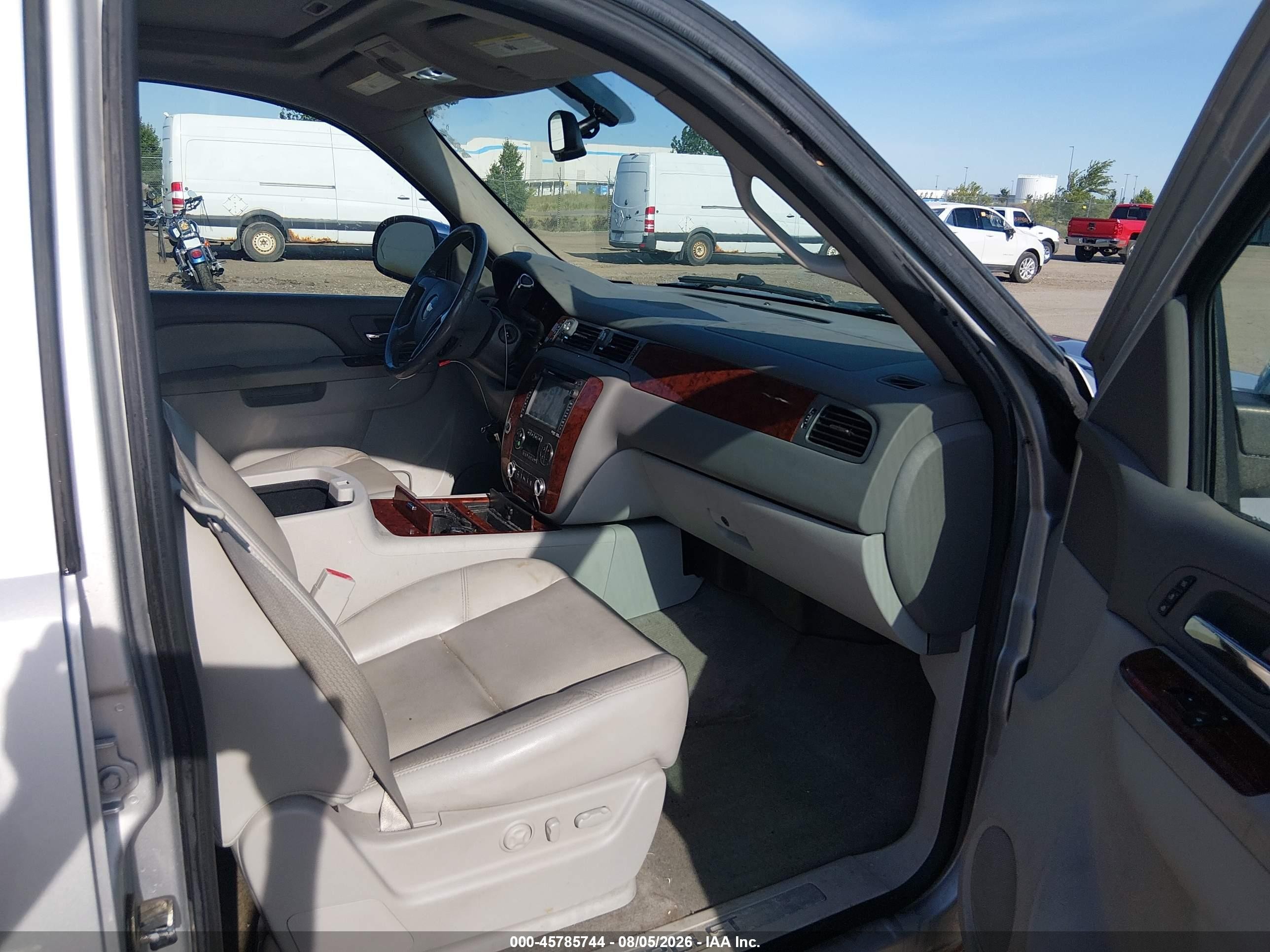 2012 Chevrolet Avalanche Ltz Silver vin: 3GNTKGE75CG143717