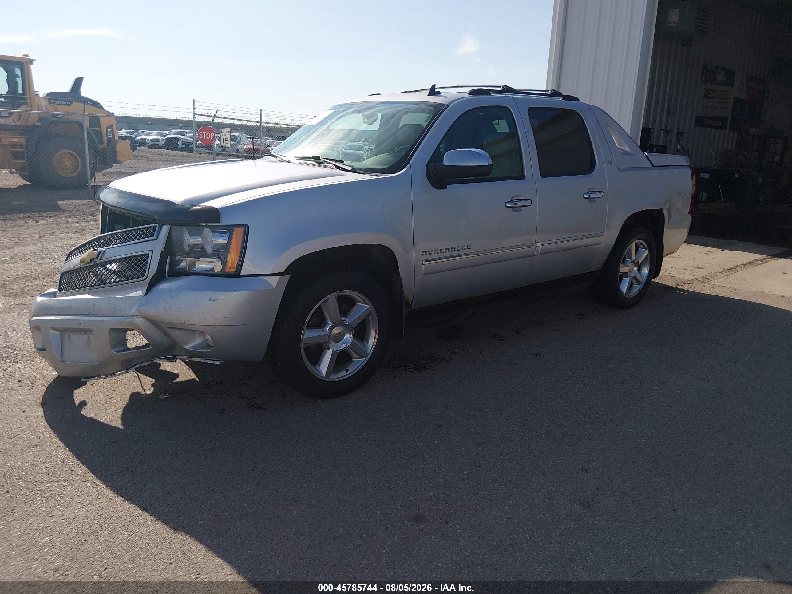 2012 Chevrolet Avalanche Ltz Silver vin: 3GNTKGE75CG143717