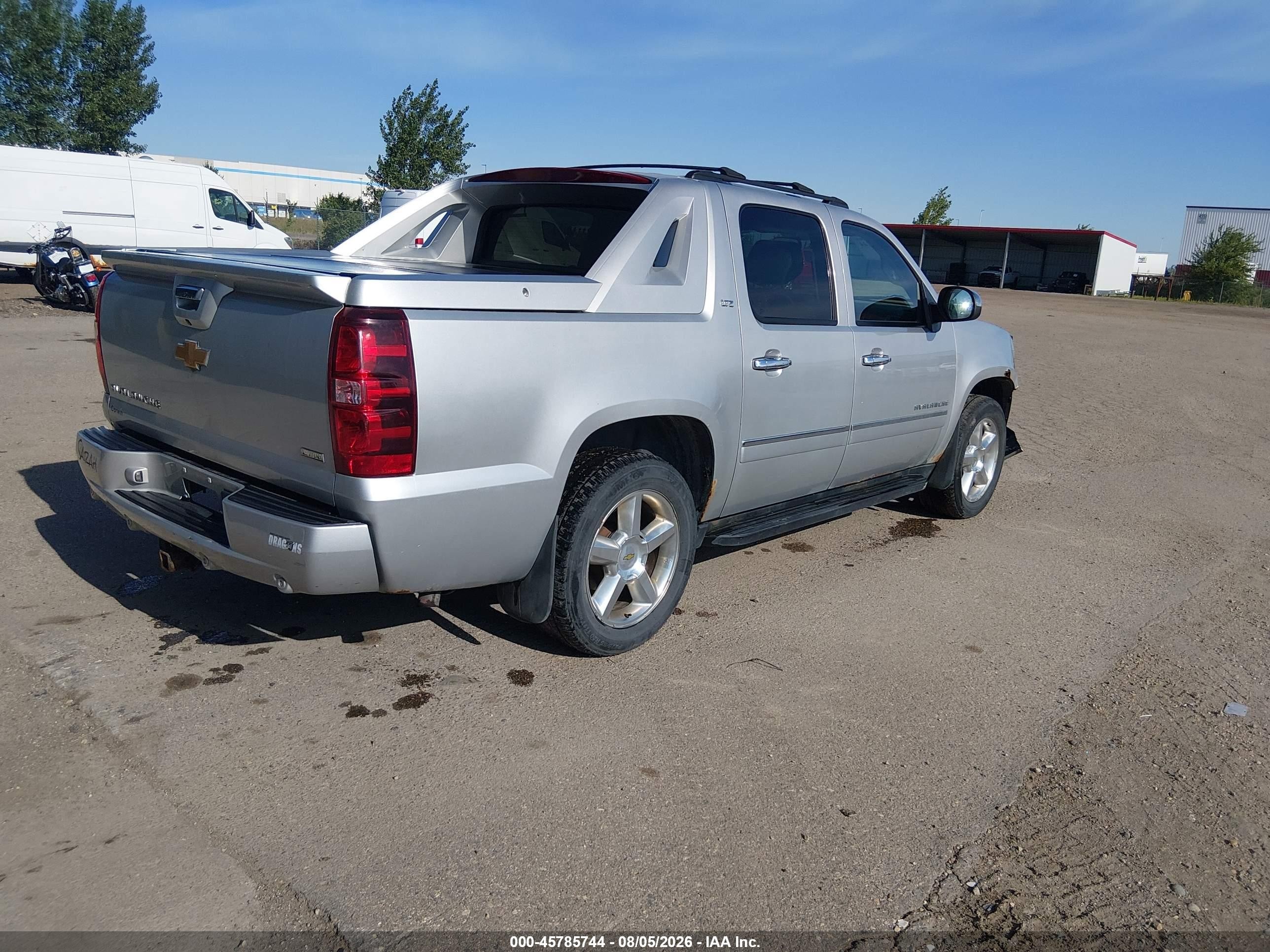 2012 Chevrolet Avalanche Ltz Silver vin: 3GNTKGE75CG143717