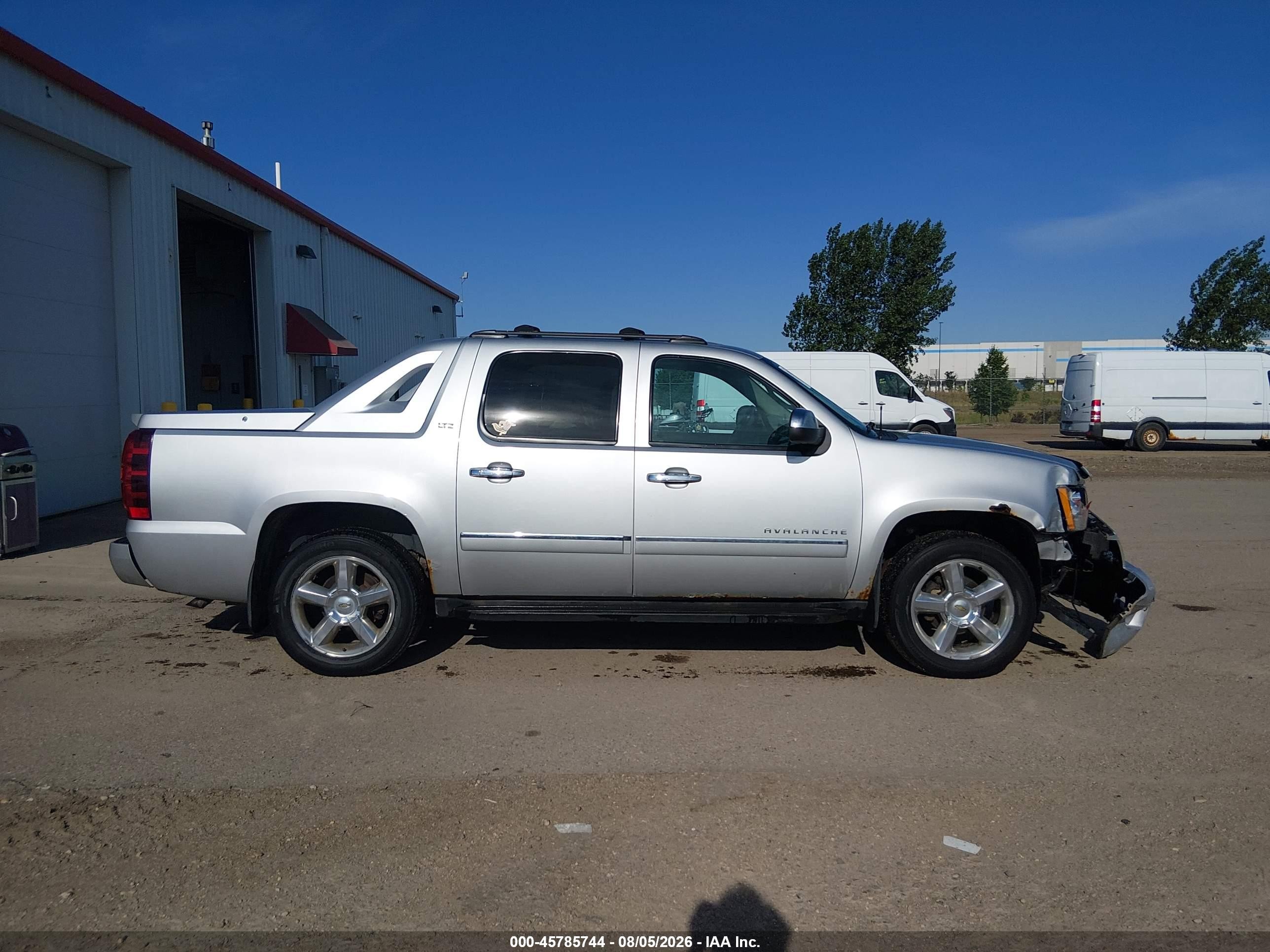 2012 Chevrolet Avalanche Ltz Silver vin: 3GNTKGE75CG143717