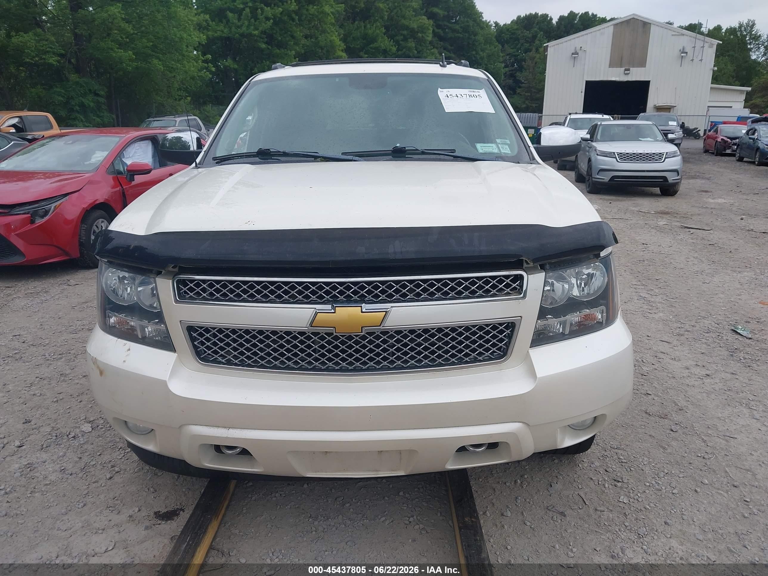 2012 Chevrolet Avalanche Ltz White vin: 3GNTKGE76CG274378