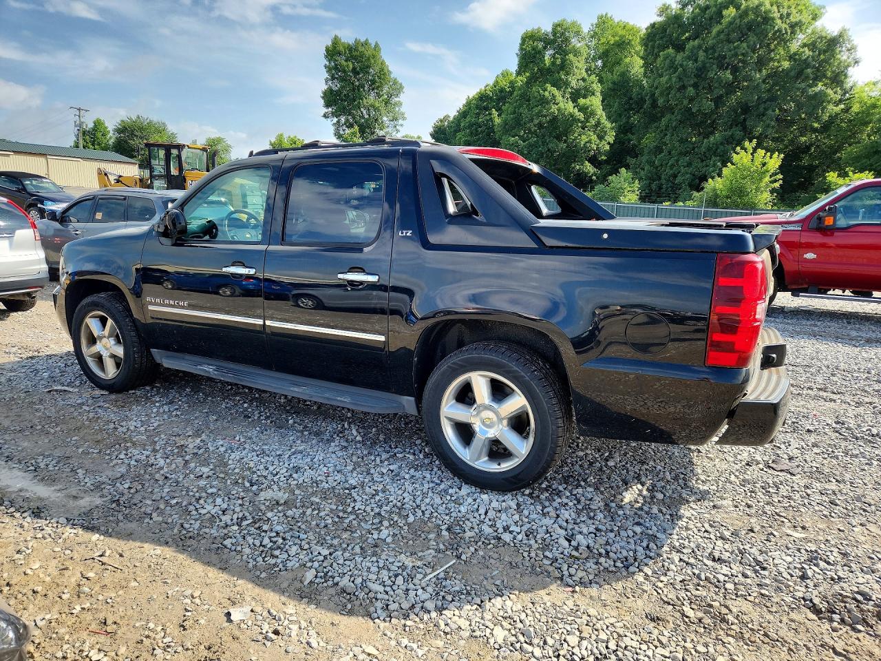 2012 Chevrolet Avalanche Ltz Black vin: 3GNTKGE77CG153441