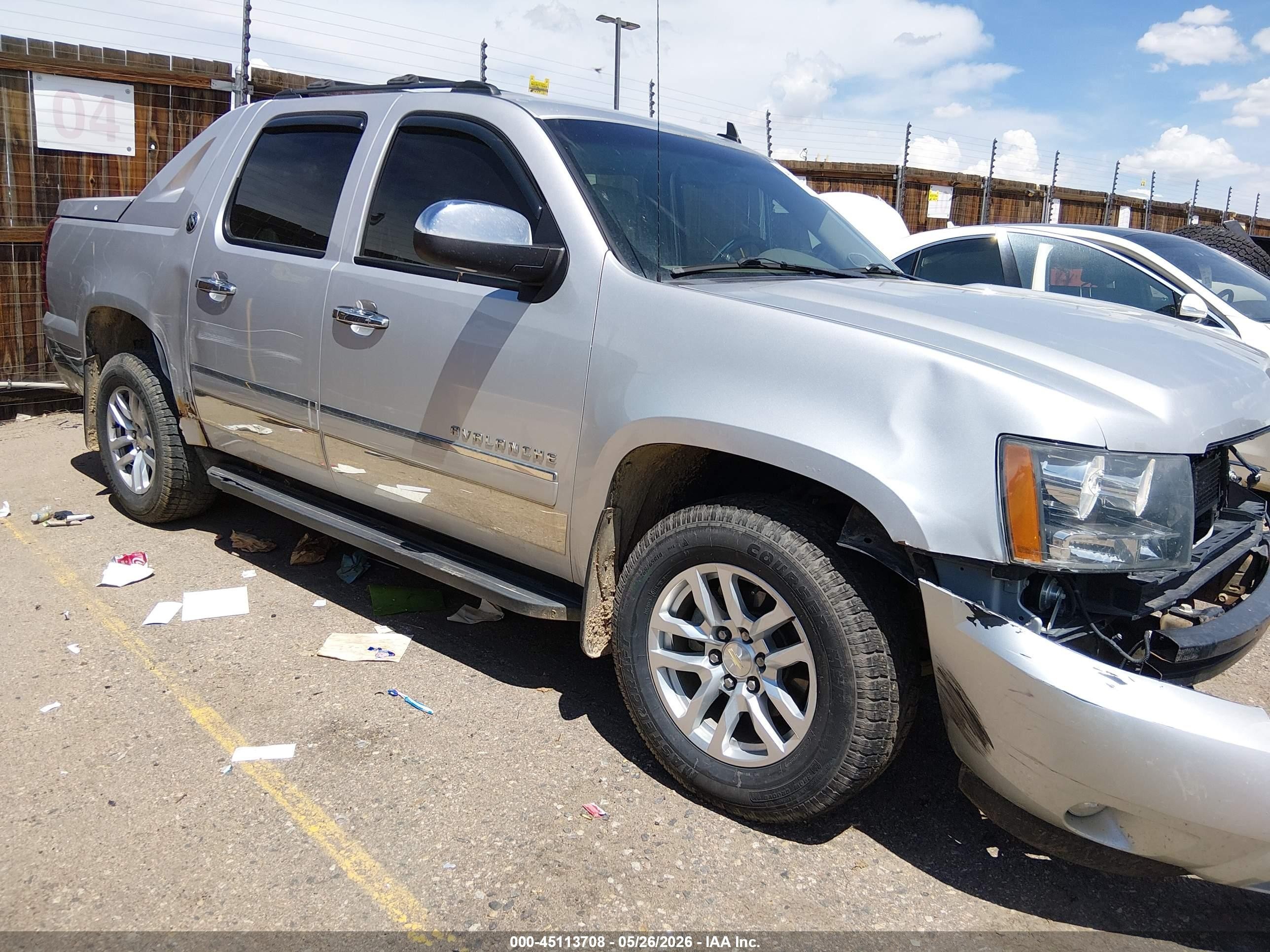 2013 Chevrolet Avalanche Ltz Silver vin: 3GNTKGE77DG125043