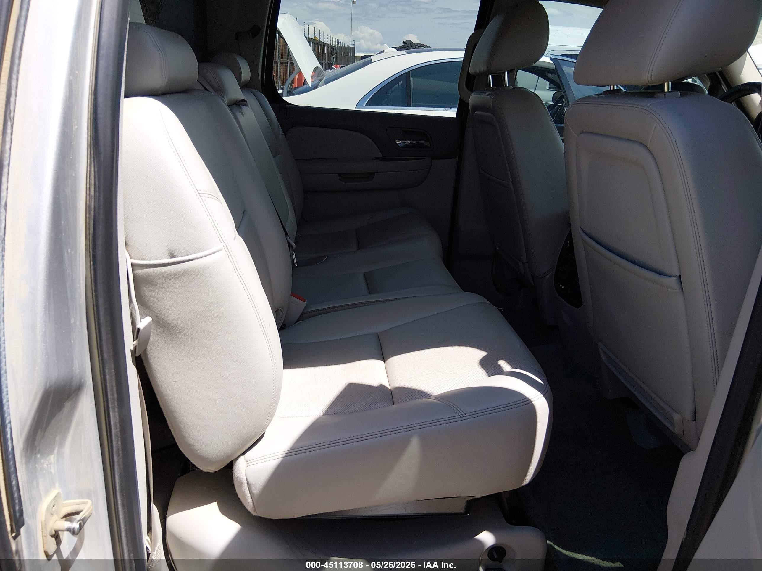 2013 Chevrolet Avalanche Ltz Silver vin: 3GNTKGE77DG125043