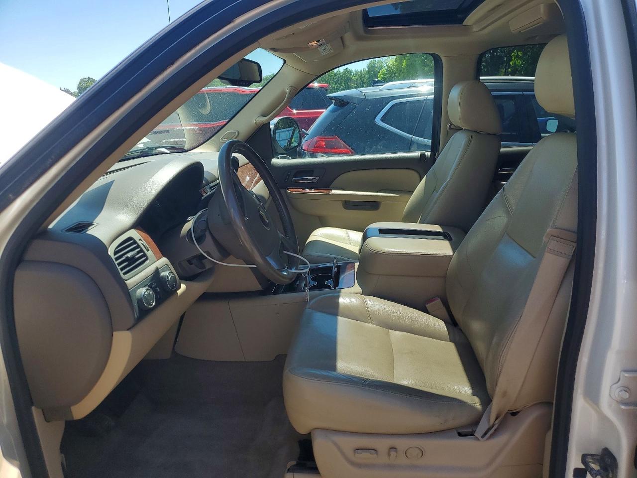 2013 Chevrolet Avalanche Ltz White vin: 3GNTKGE77DG169673