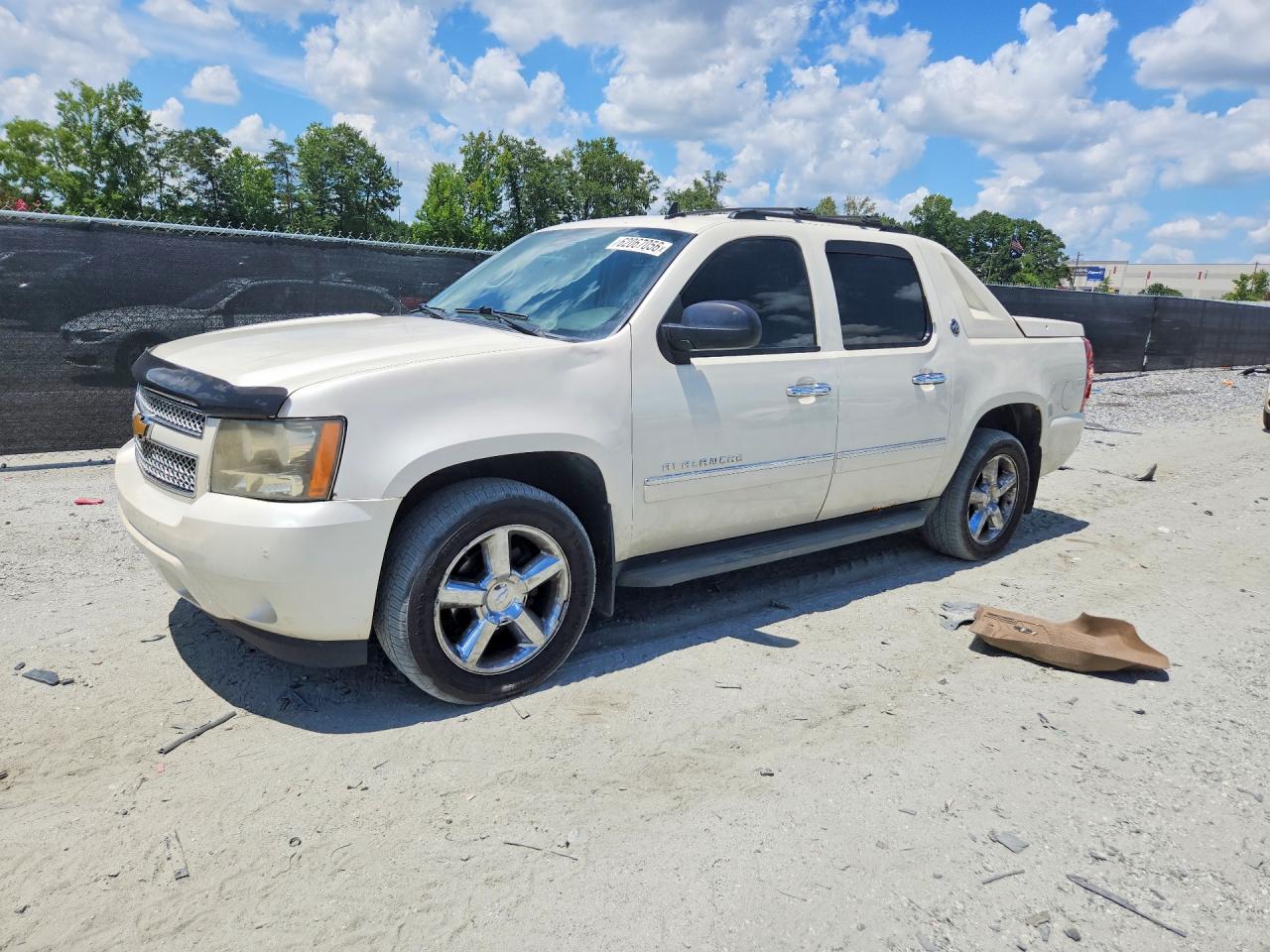 2013 Chevrolet Avalanche Ltz Белый vin: 3GNTKGE77DG339661