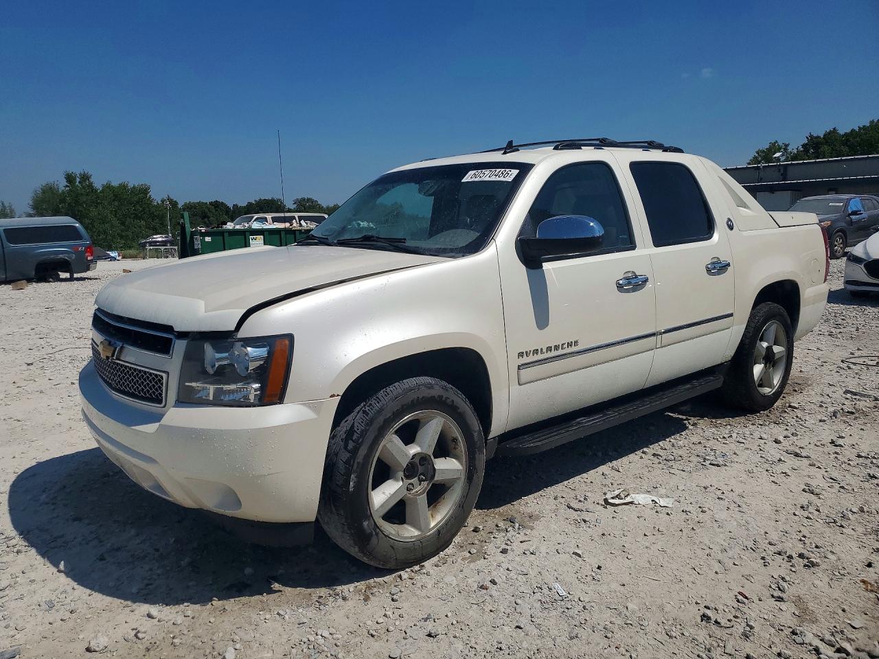 2013 Chevrolet Avalanche Ltz White vin: 3GNTKGE78DG116268
